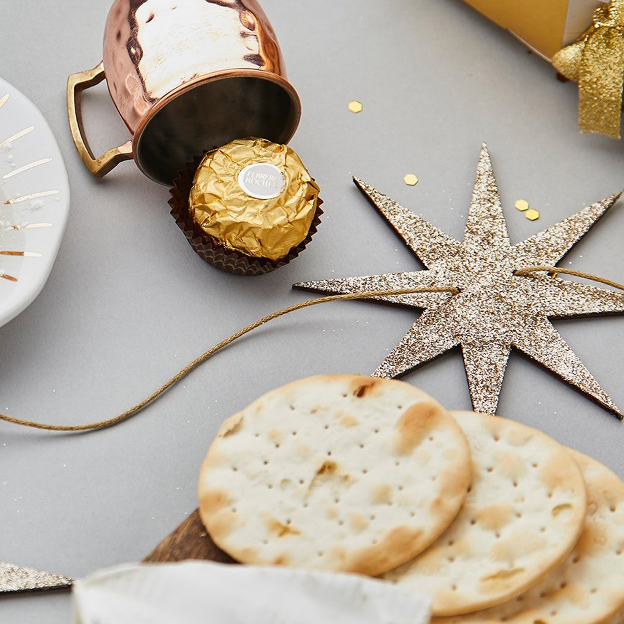HBCC108 - Glitter Star Wooden Garland
