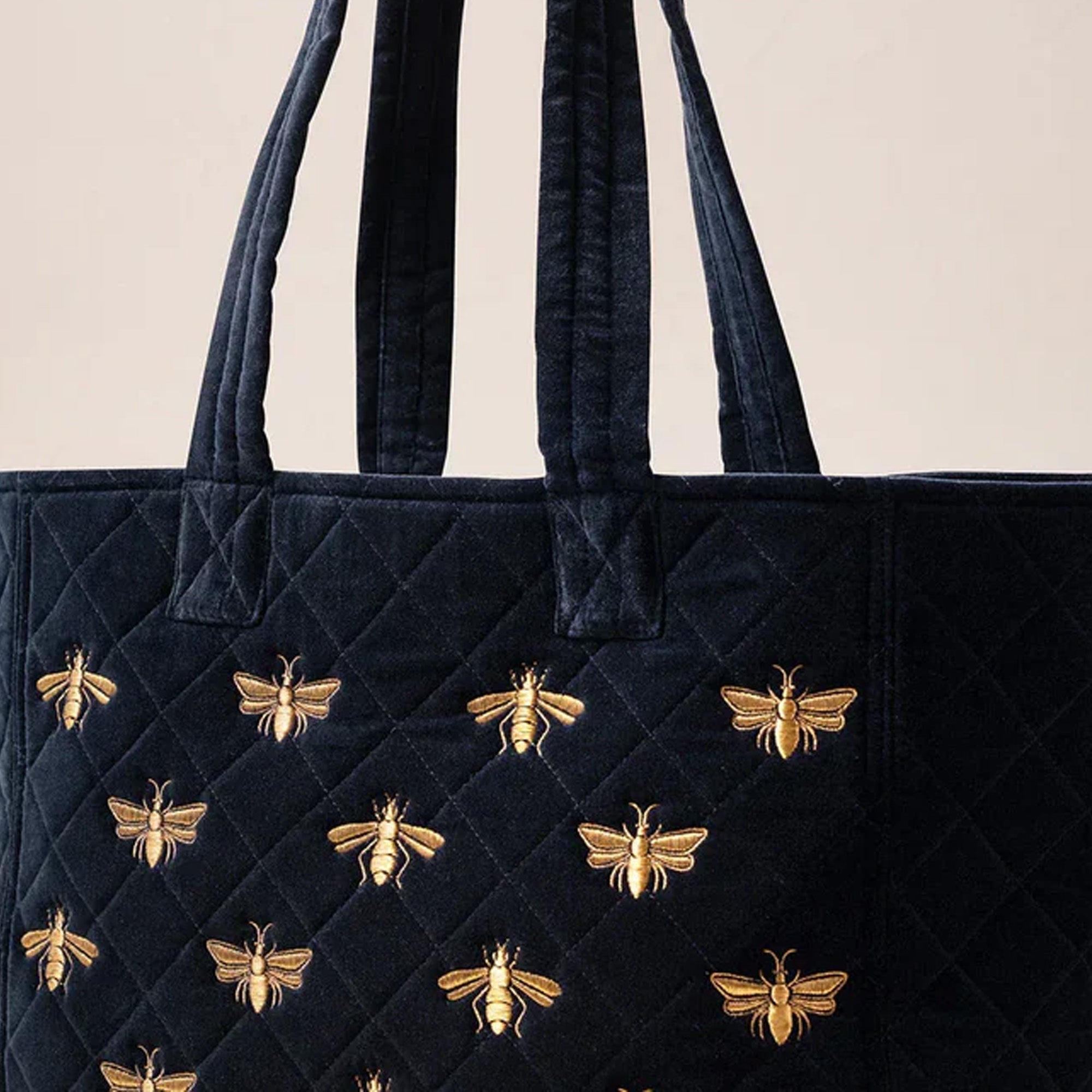 85394 - Honey Bee Charcoal Velvet Tote