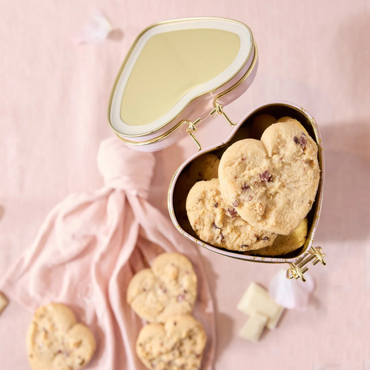 4045 - Raspberry & White Chocolate Biscuits in Tin