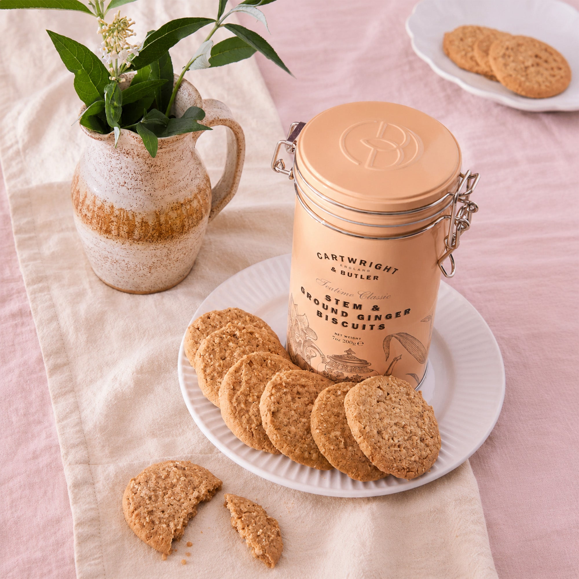 4852 - Stem & Ground Ginger Biscuits in Tin