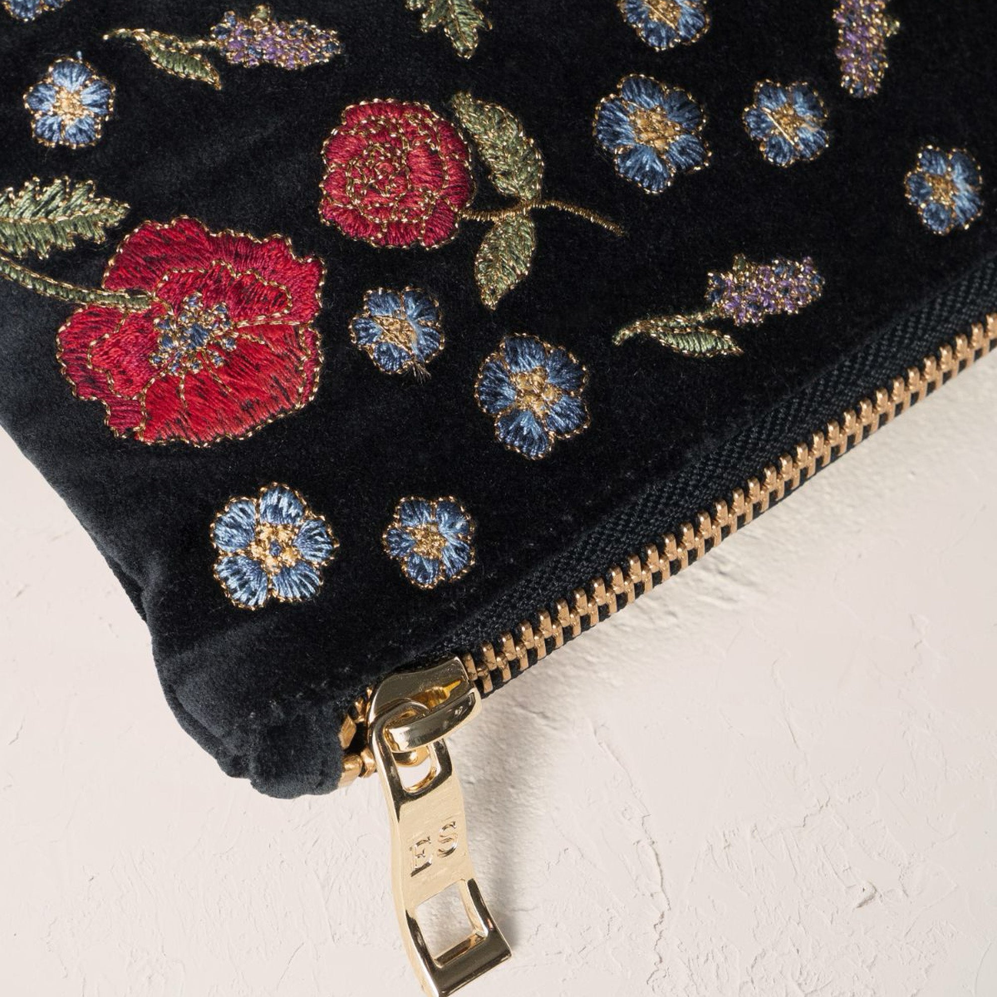 18801 - Poppy Meadow Velvet Everyday Pouch