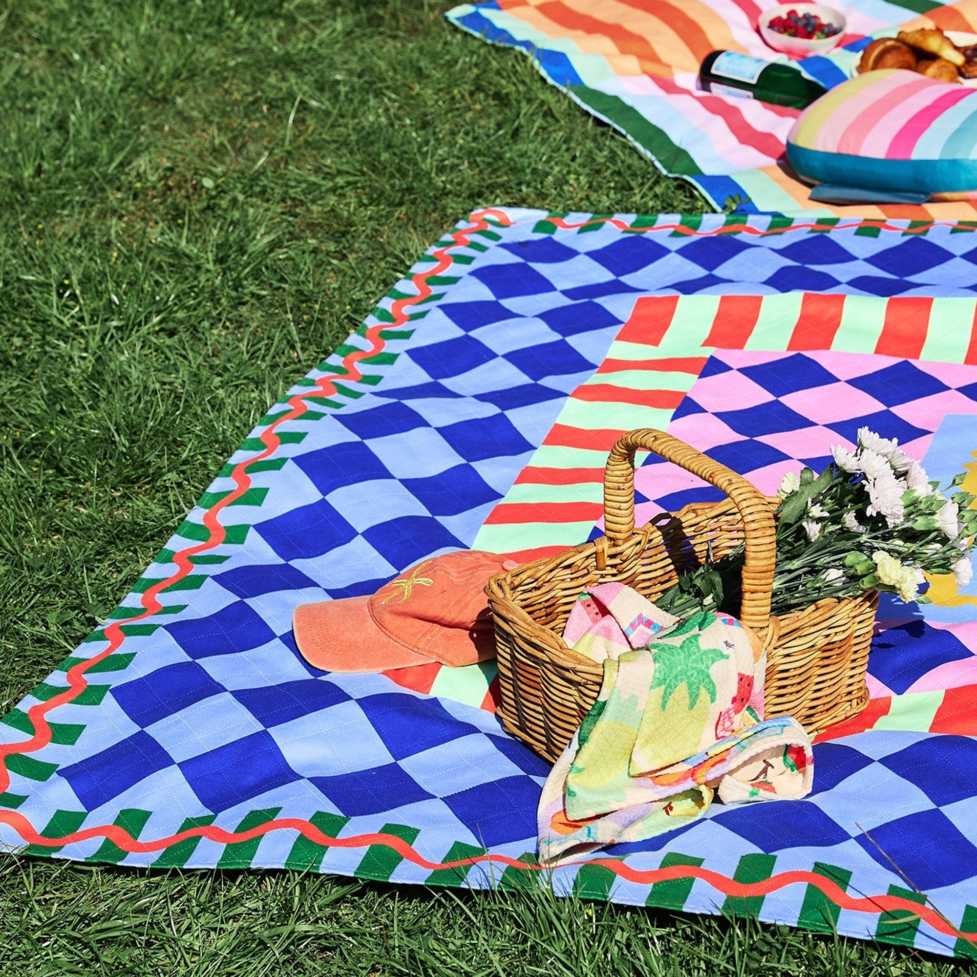 Picnic Blanket-PICNIC-DES-LG-BRGTSIDE - Dock & Bay Picnic Blanket Bright Side Up-Dock & Bay