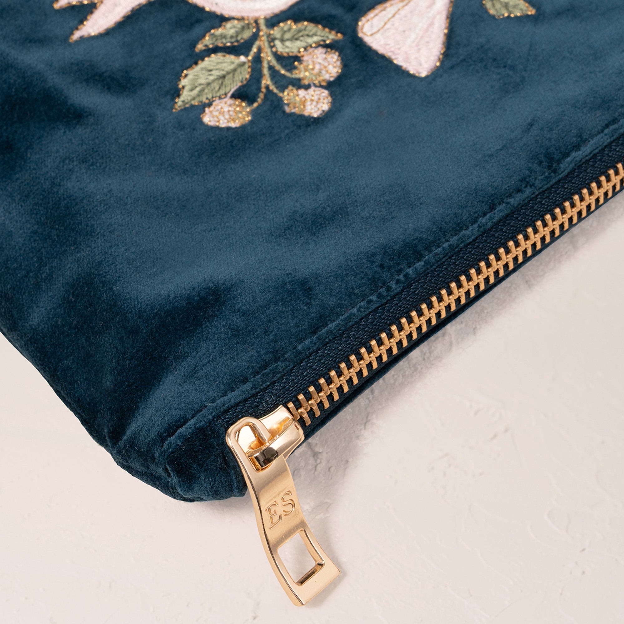 19440 - Berries & Bows Velvet Mini Pouch Ink Blue