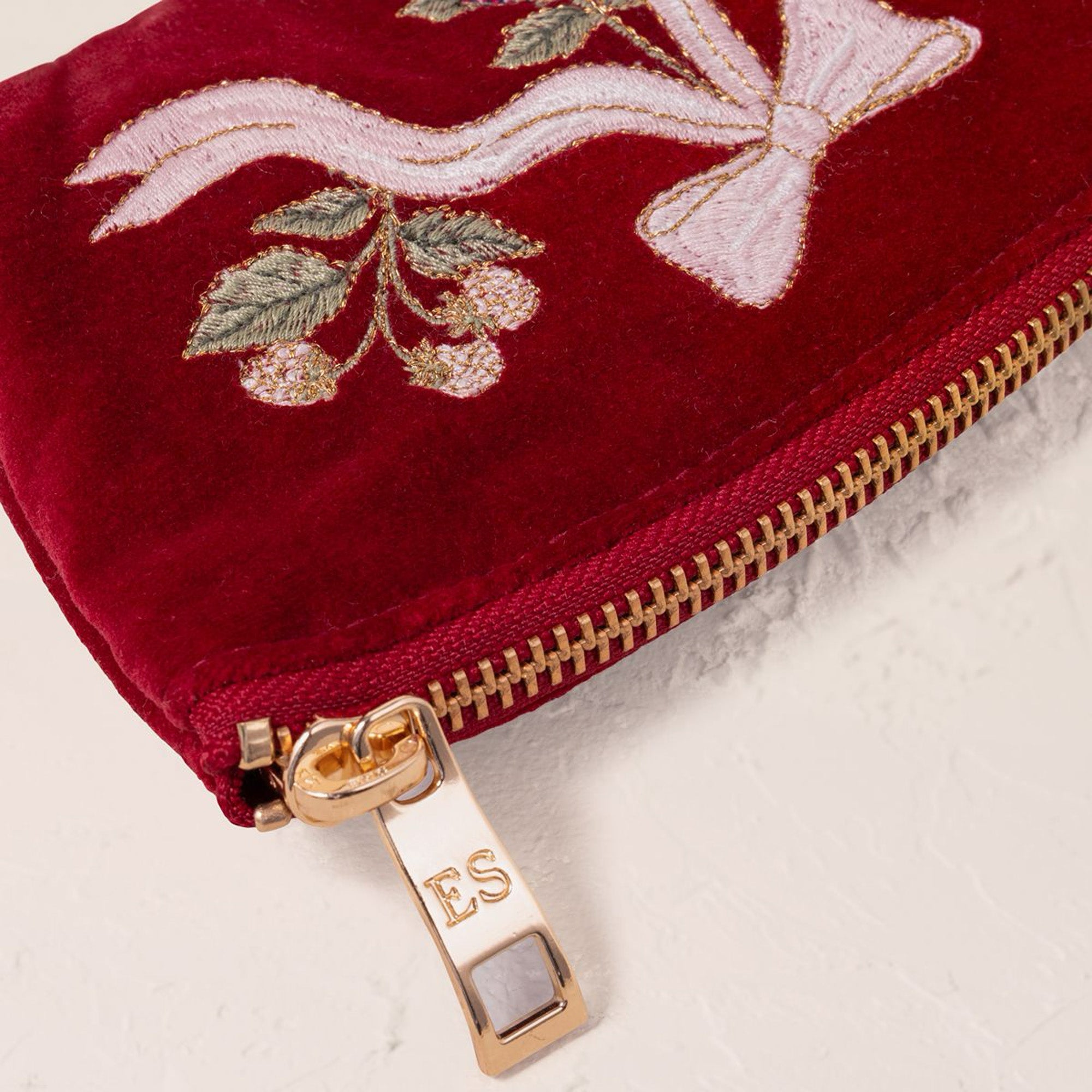 19419 - Berries & Bows Velvet Coin Purse Rouge