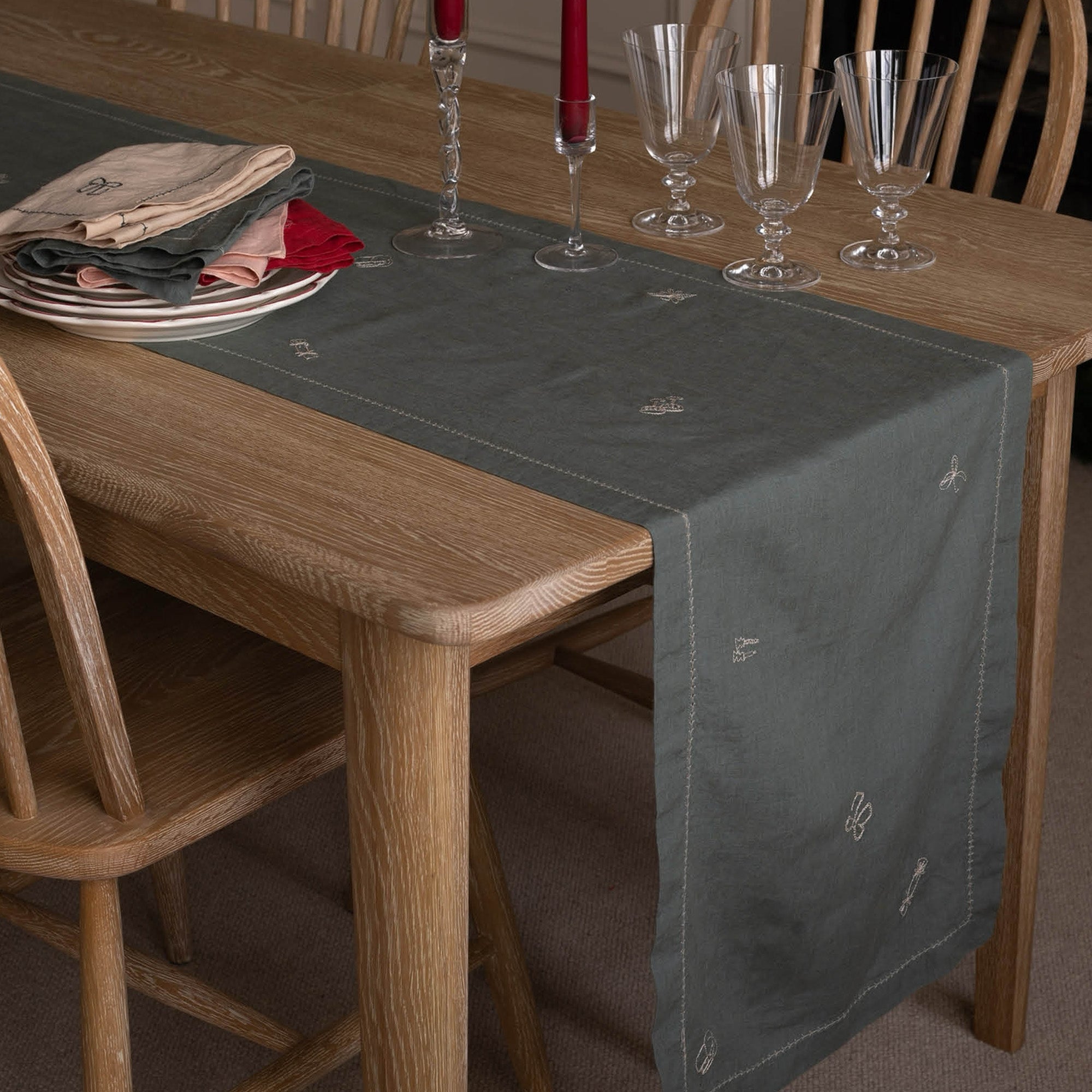 XTRPIN - Pine Green Table Runner