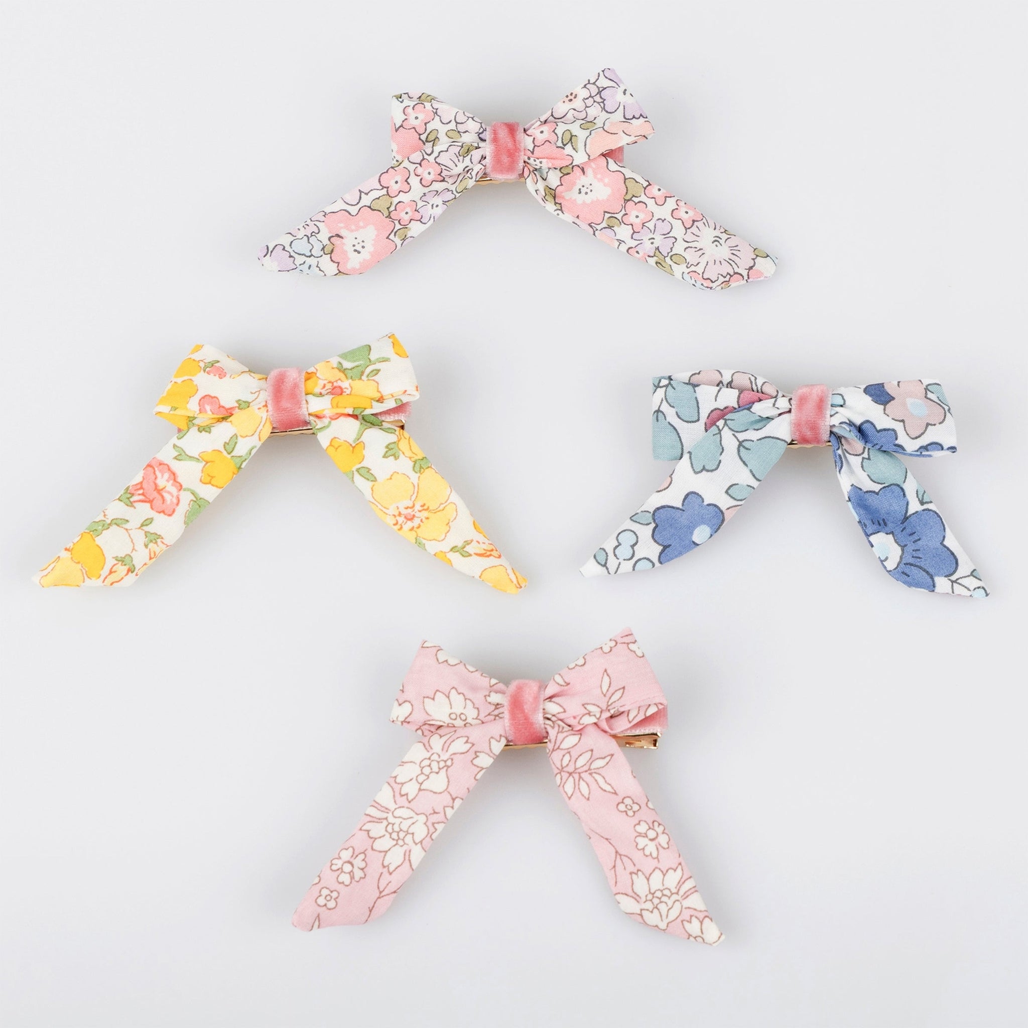 283245 - Floral Pattern Bow Hair Clips