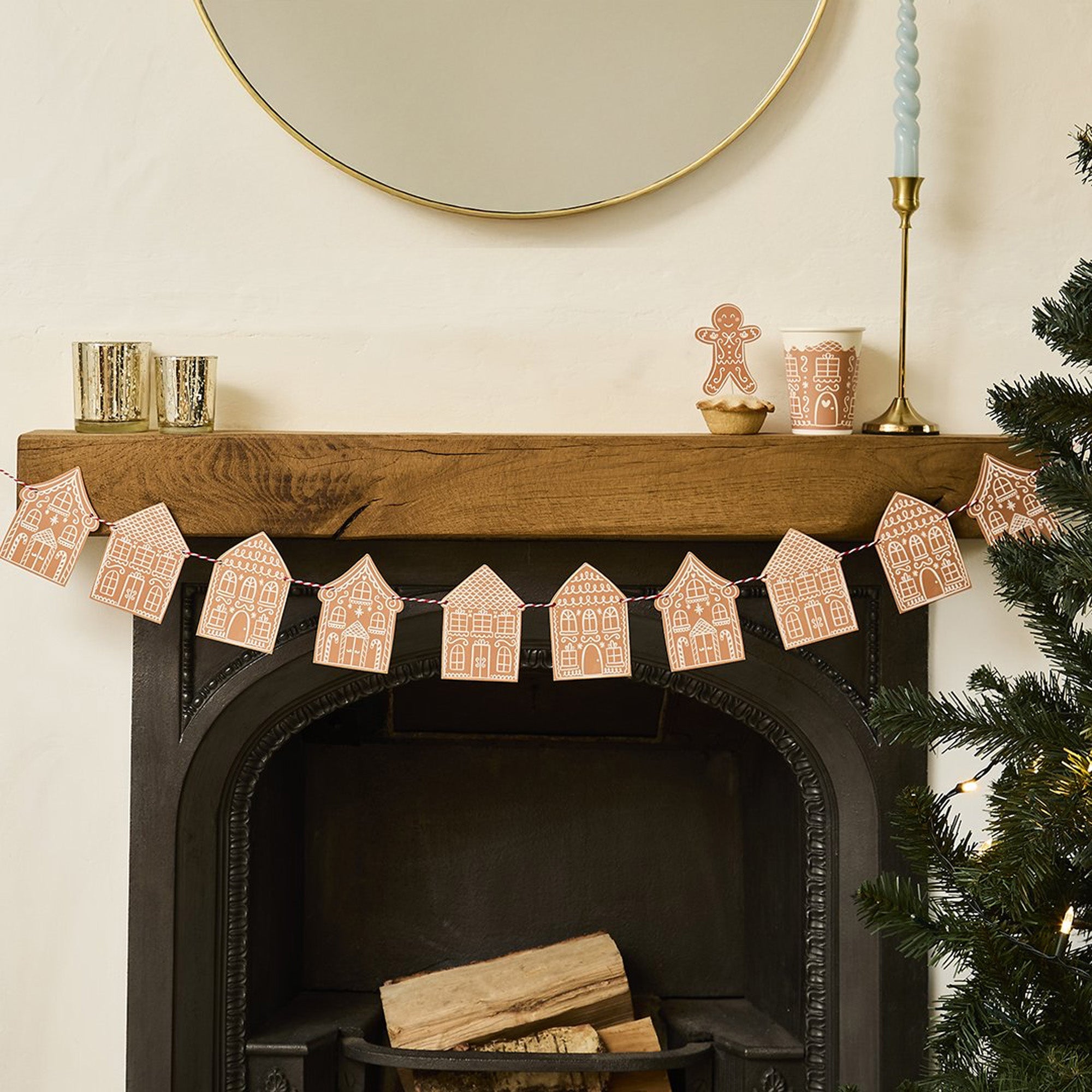 HBGB100 - Gingerbread House Card Garland