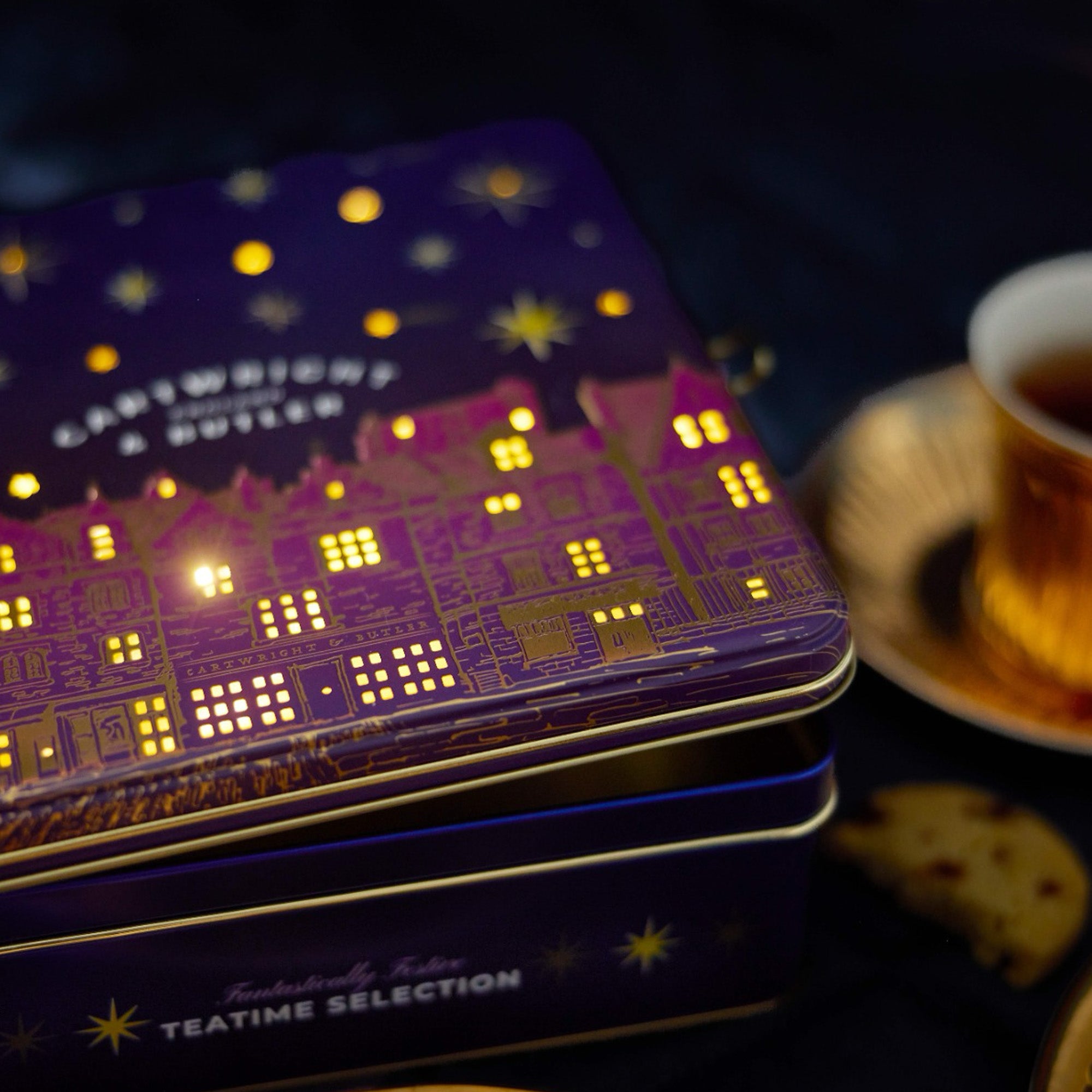 4074 - C&B Light Up Night Before Christmas Selection 390g