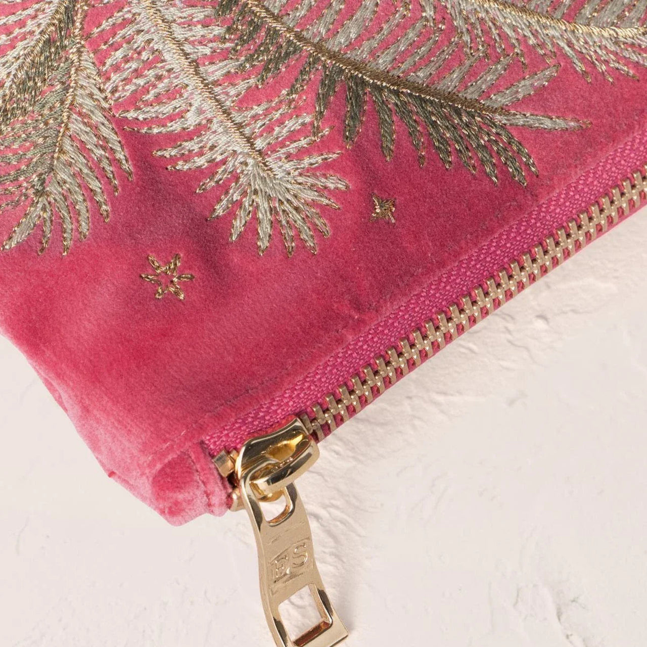 18412 - Botanical Zebra Velvet Everyday Pouch