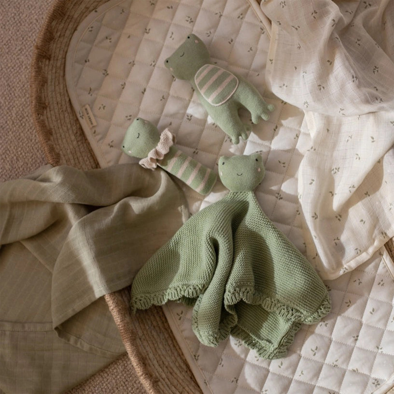 Cuddle Cloth-CCLFRO - Friendly Frog Cuddle Cloth-Avery Row