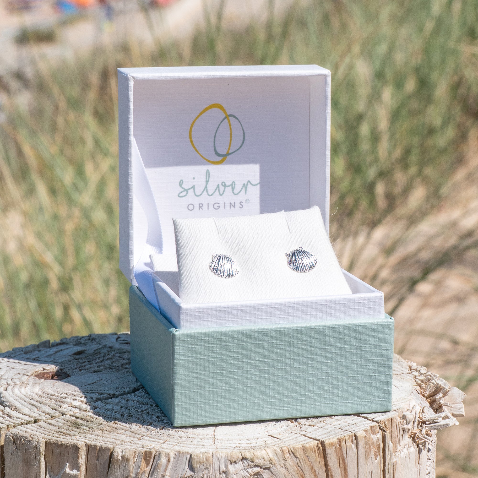 Earrings-P3448A - Scallop Shell Silver Stud Earrings-Sea Gems