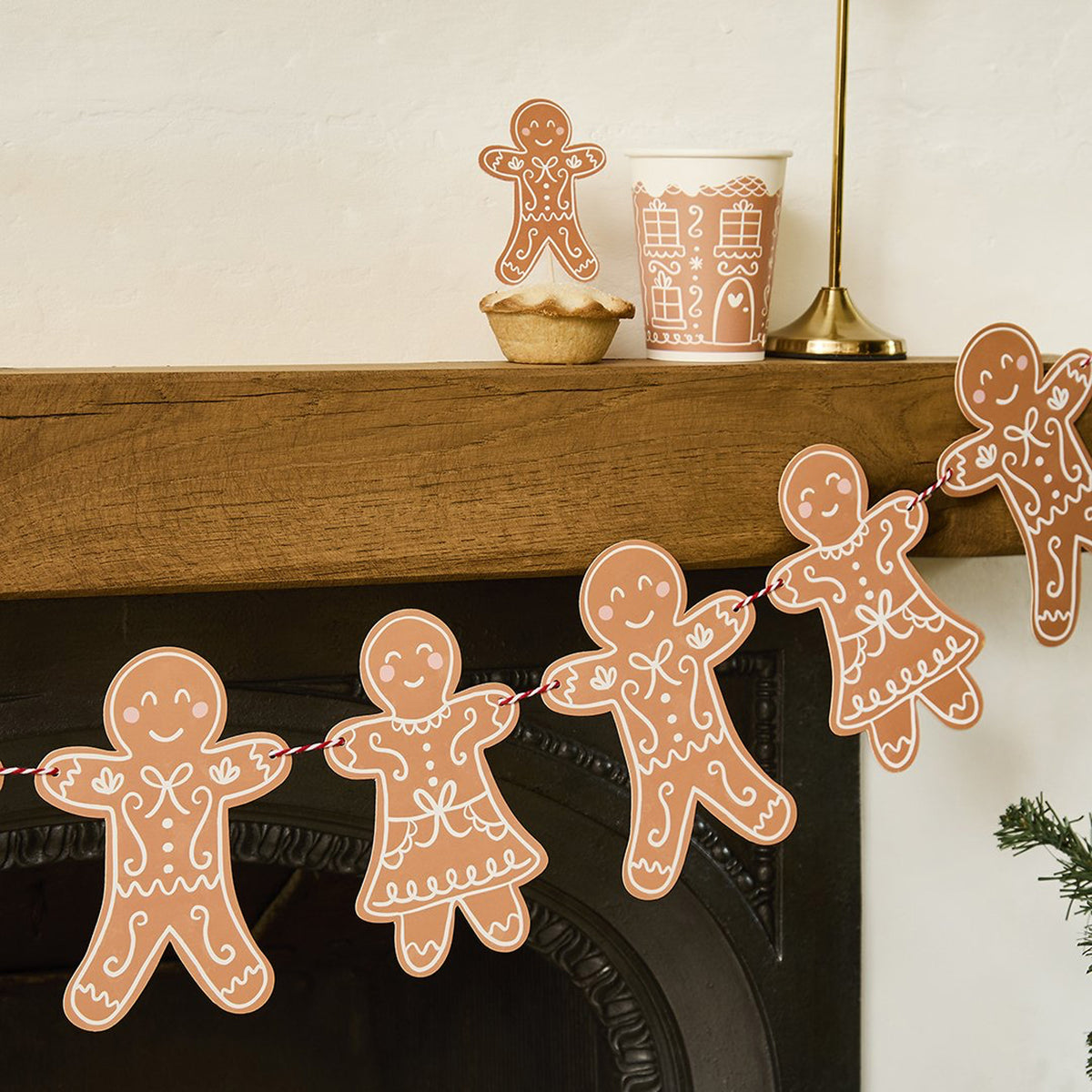 HBGB101 - Gingerbread Friends Card Garland