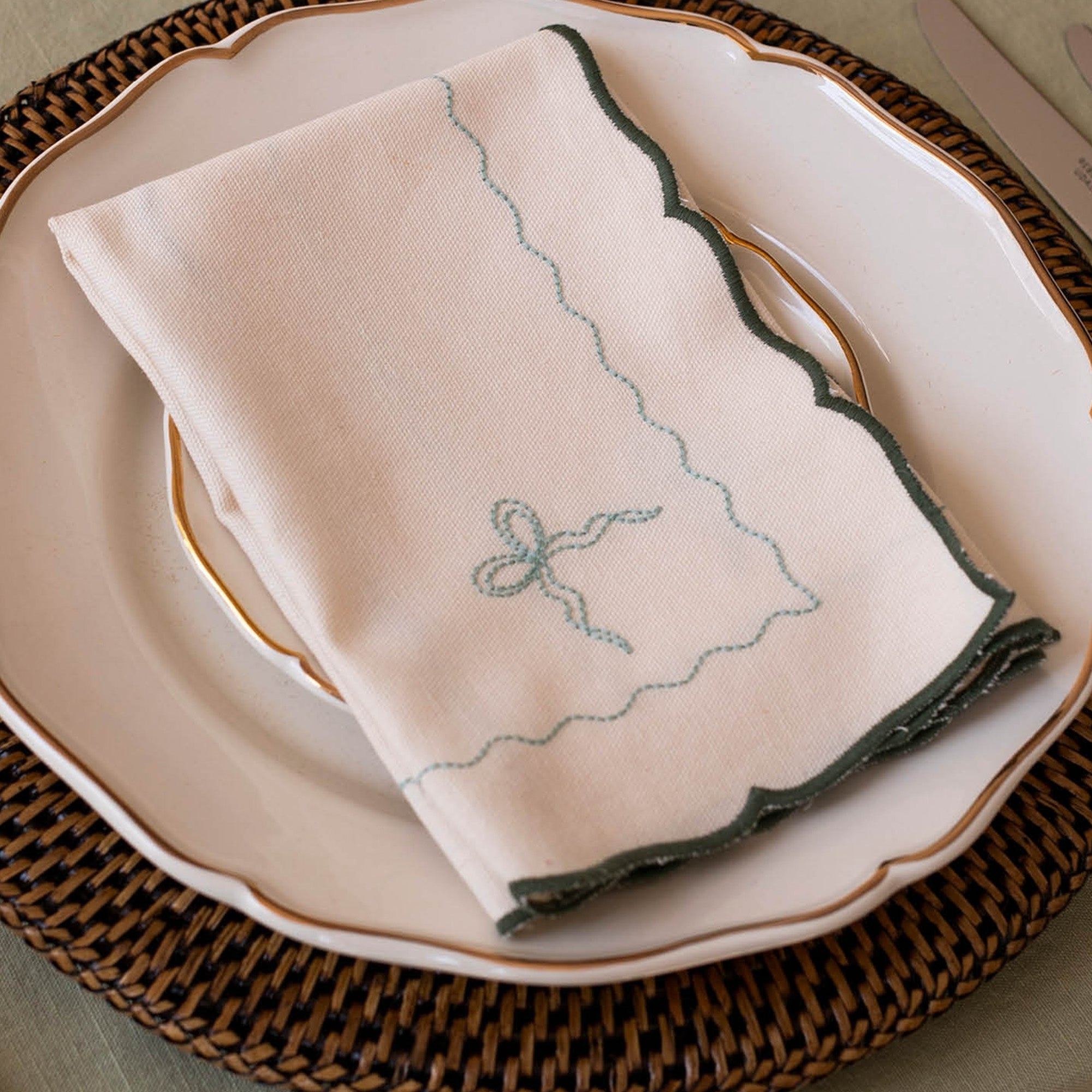 XNAGRE2 - Green Embroidered Bow Napkins Set Of 2