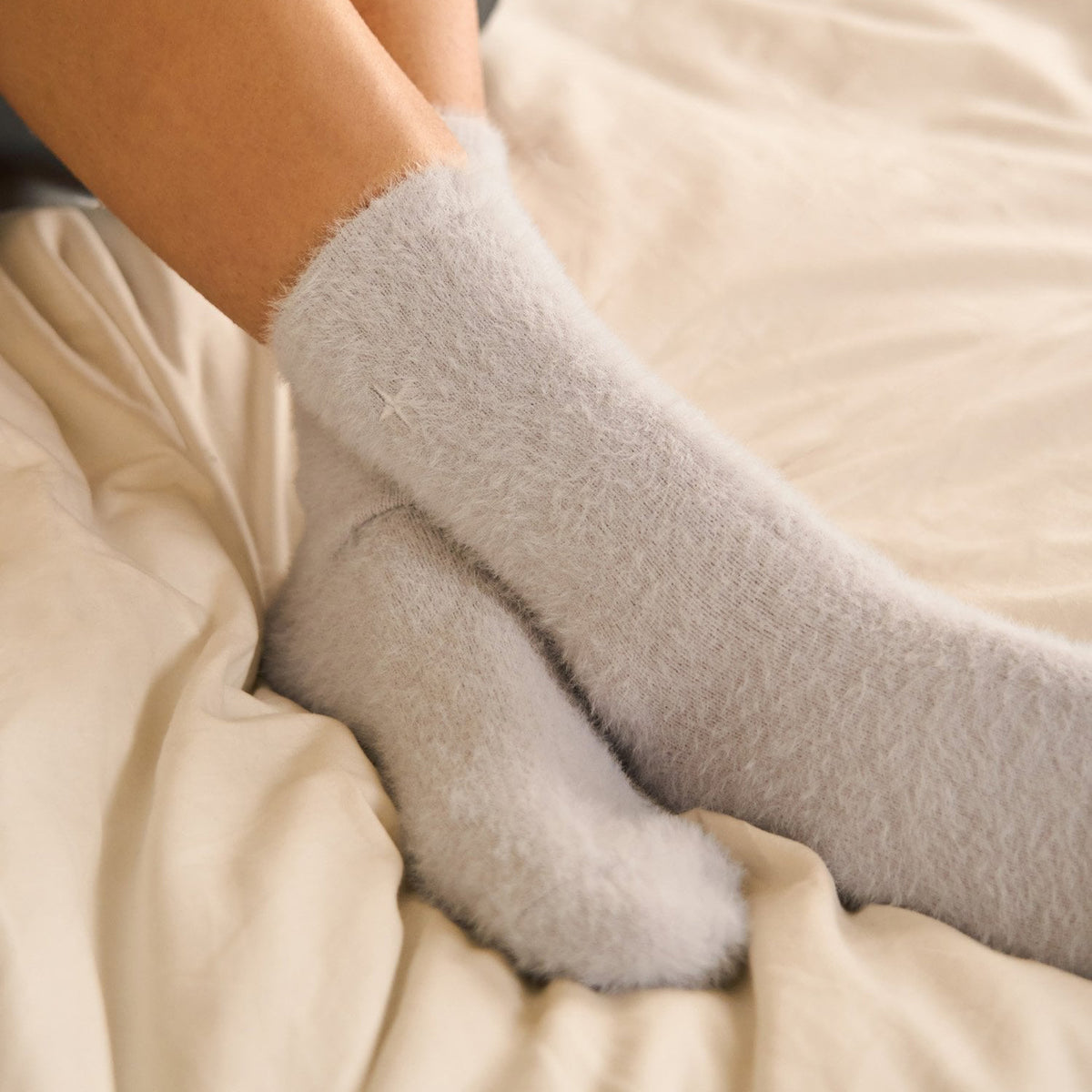 KLS814 - Fluffy Pale Grey Star Socks in Gift Box