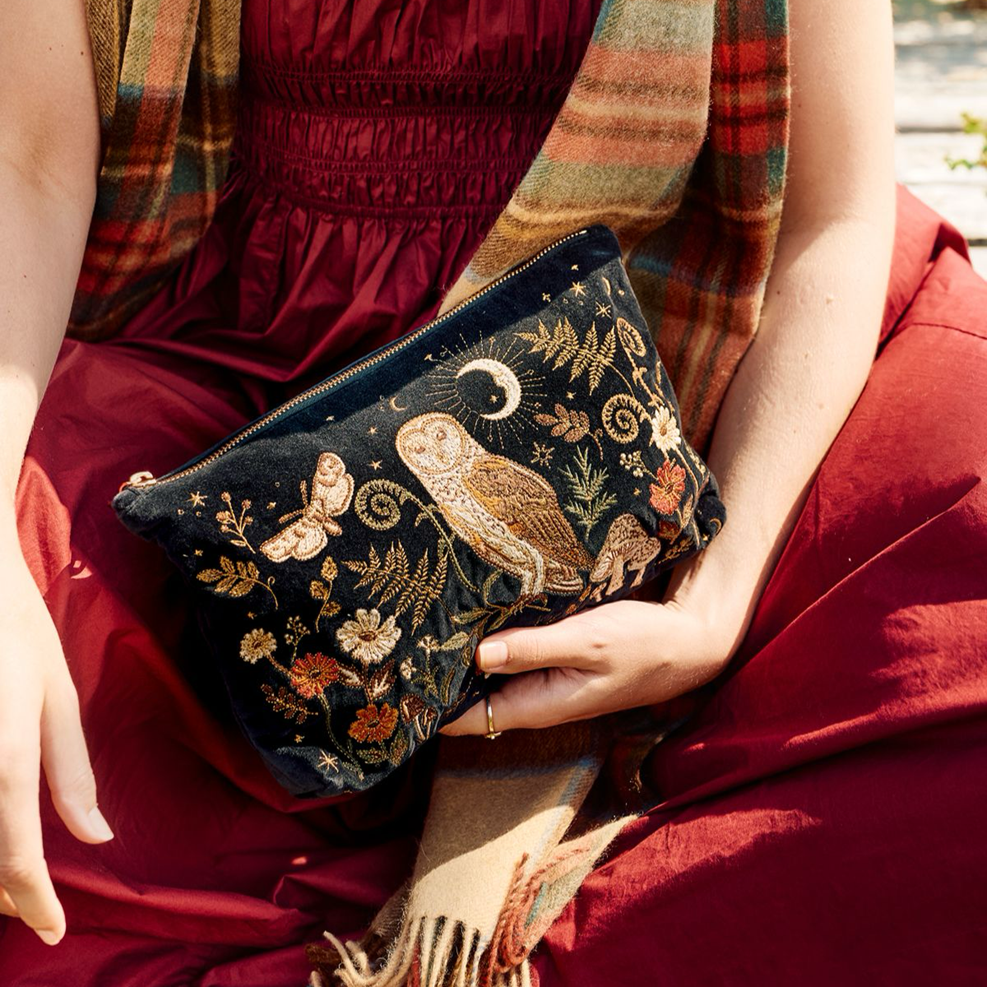 19129 - Mystical Owl Velvet Everyday Pouch