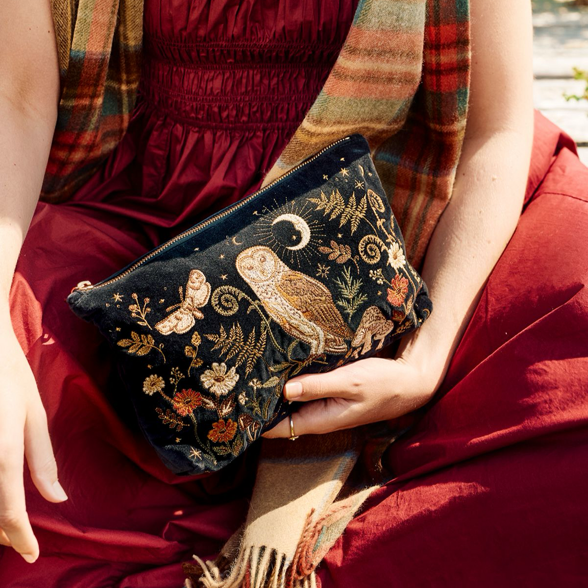 19129 - Mystical Owl Velvet Everyday Pouch