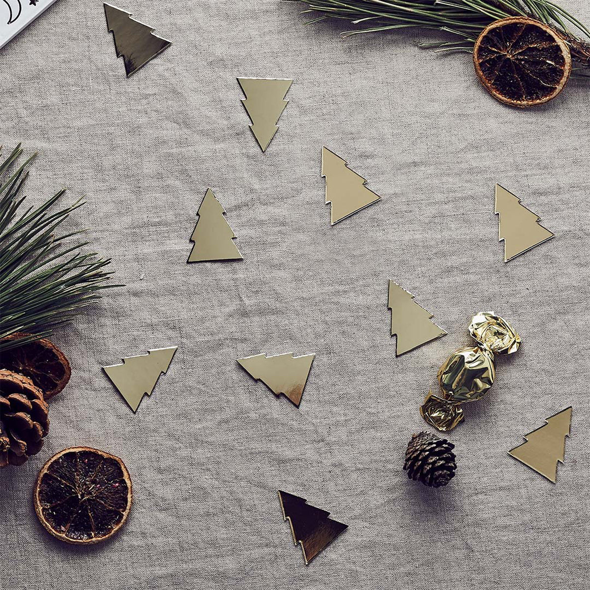 HBFF106 - Gold Christmas Tree Table Scatter