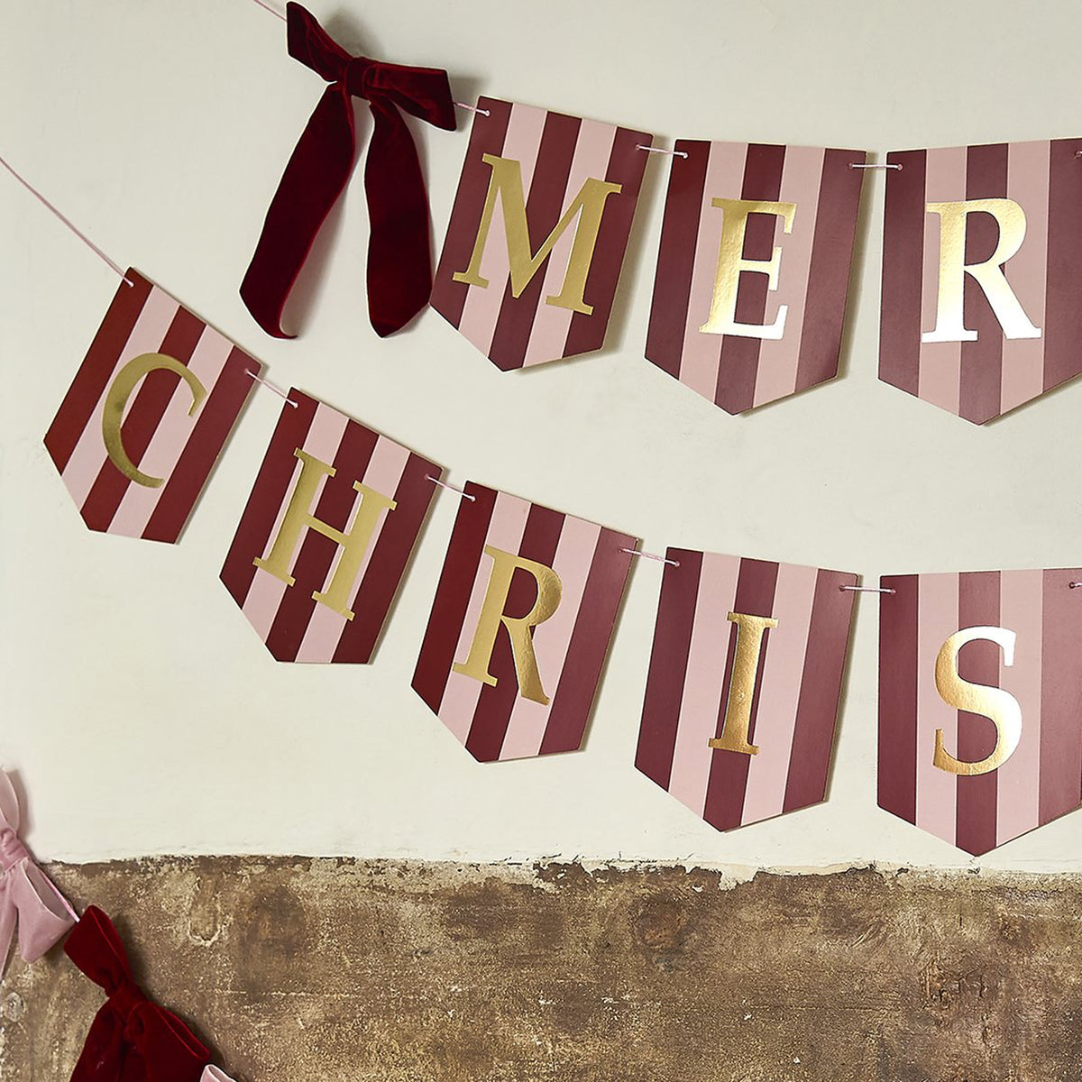 HBSB203 - Stripey Christmas Banner With Velvet Bow