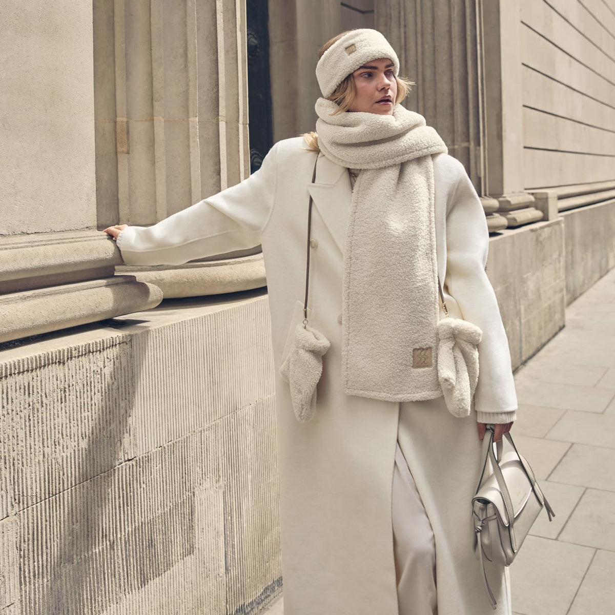 KLS711 - Corded Teddy Mittens in Cream