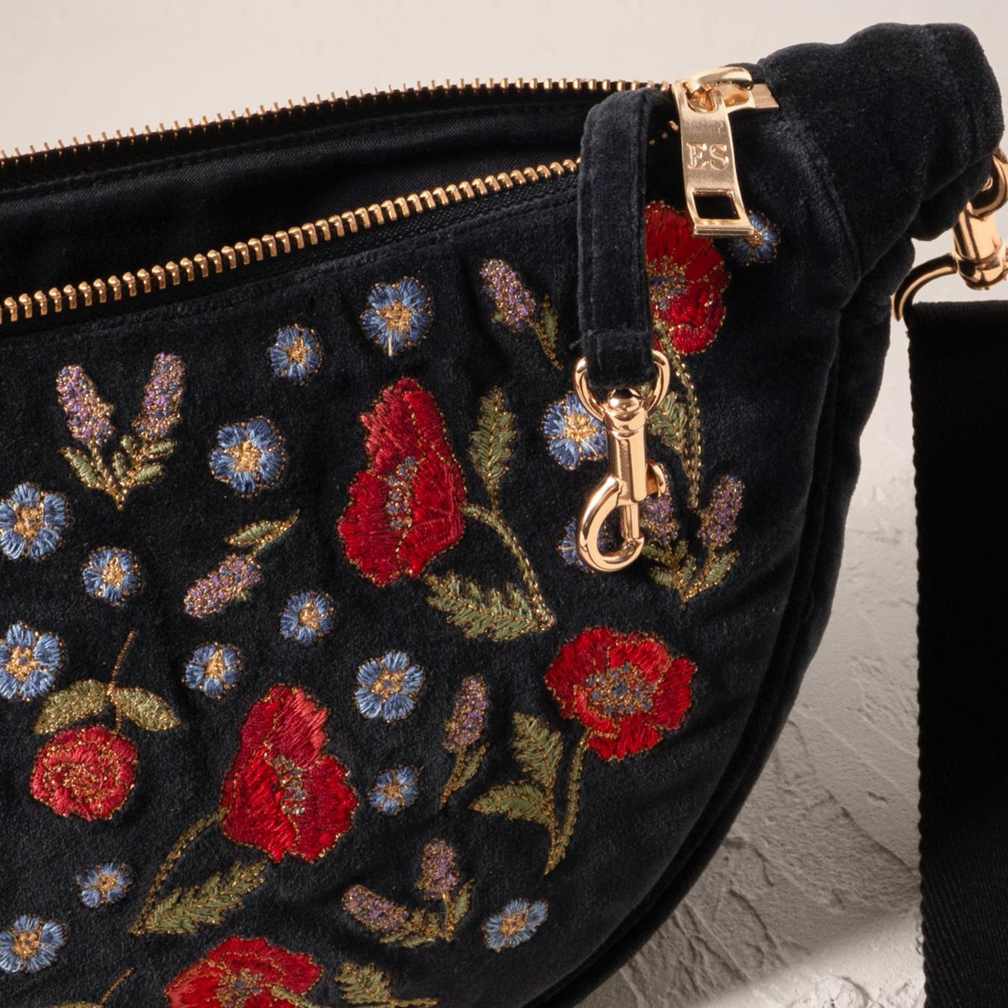 18856 - Poppy Meadow Velvet Crossbody Sling Bag