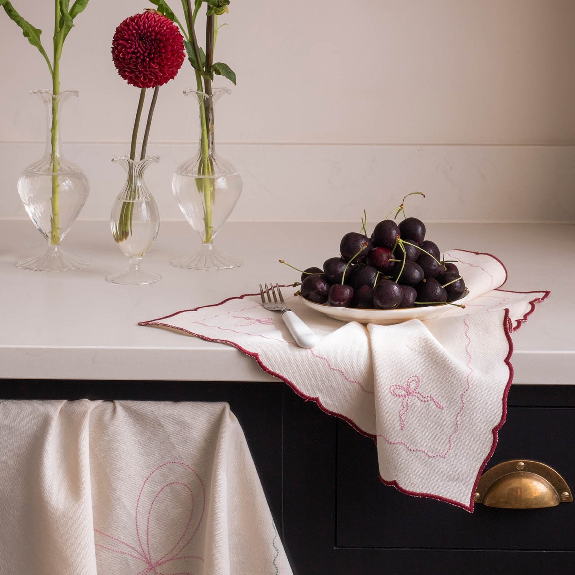 XNABUR2 - Burgundy Embroidered Bow Napkins Set Of 2