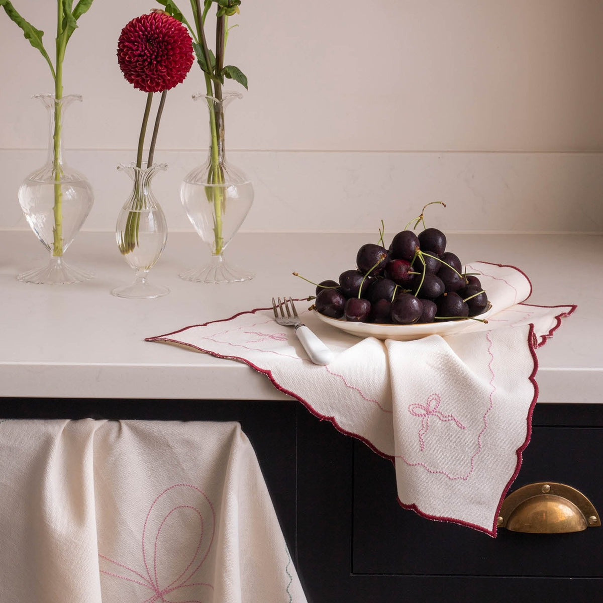 XNABUR2 - Burgundy Embroidered Bow Napkins Set Of 2