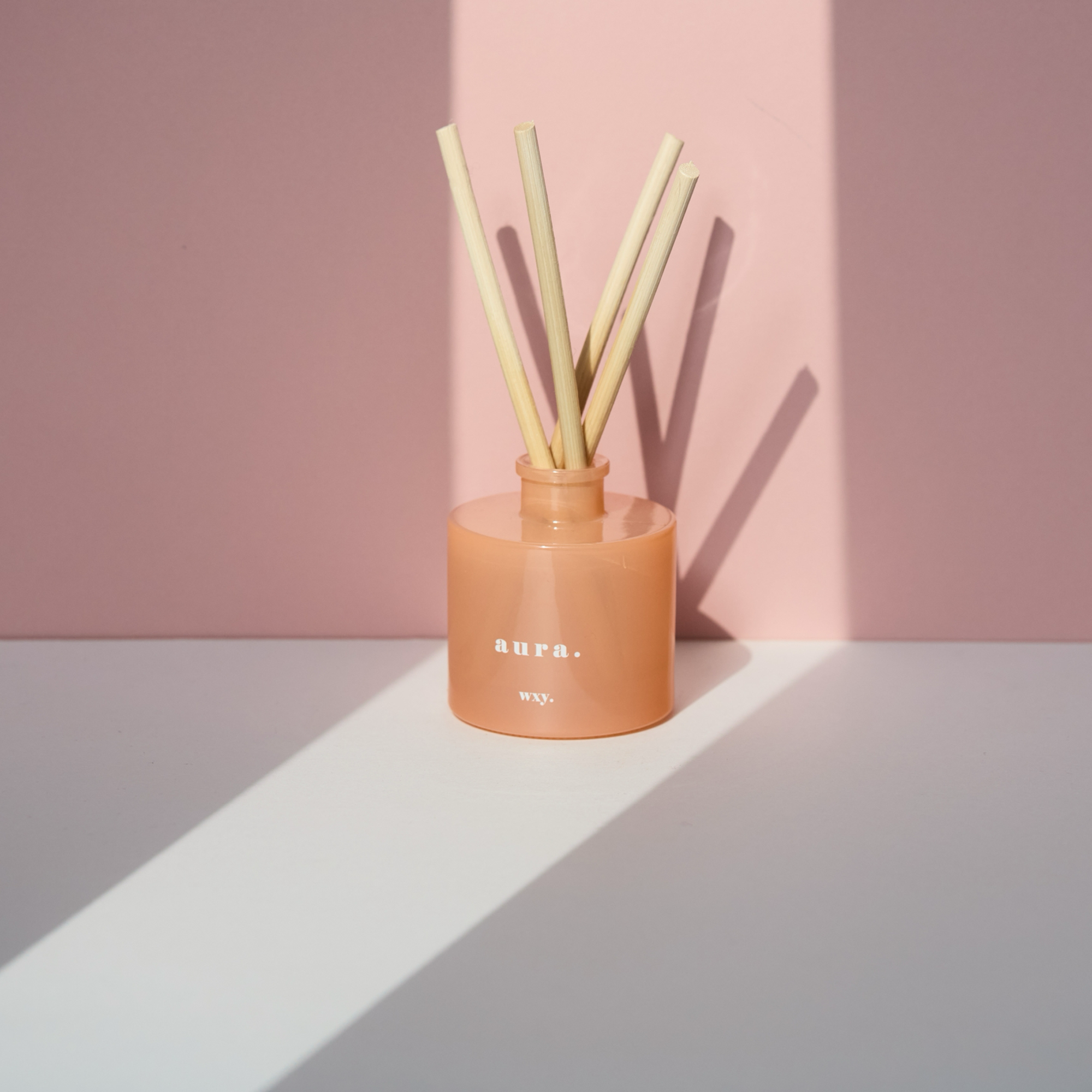 WXYCLD0801 - Aura Diffuser White Woods and Amber Down