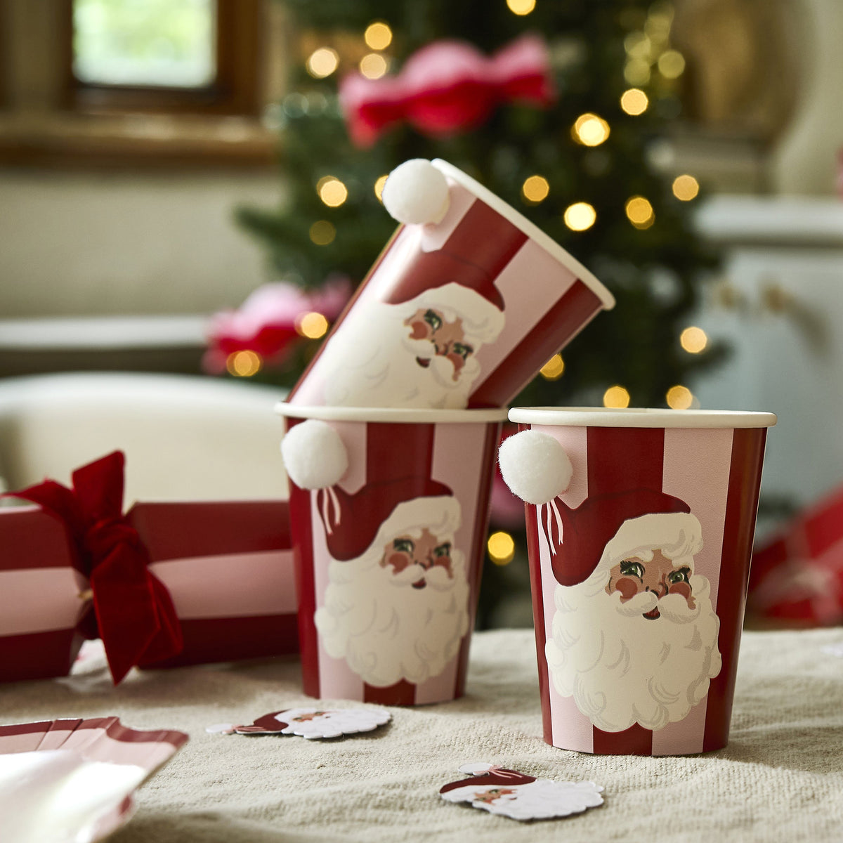 HBSB213 - Vintage Santa Paper Cups Pack of 8
