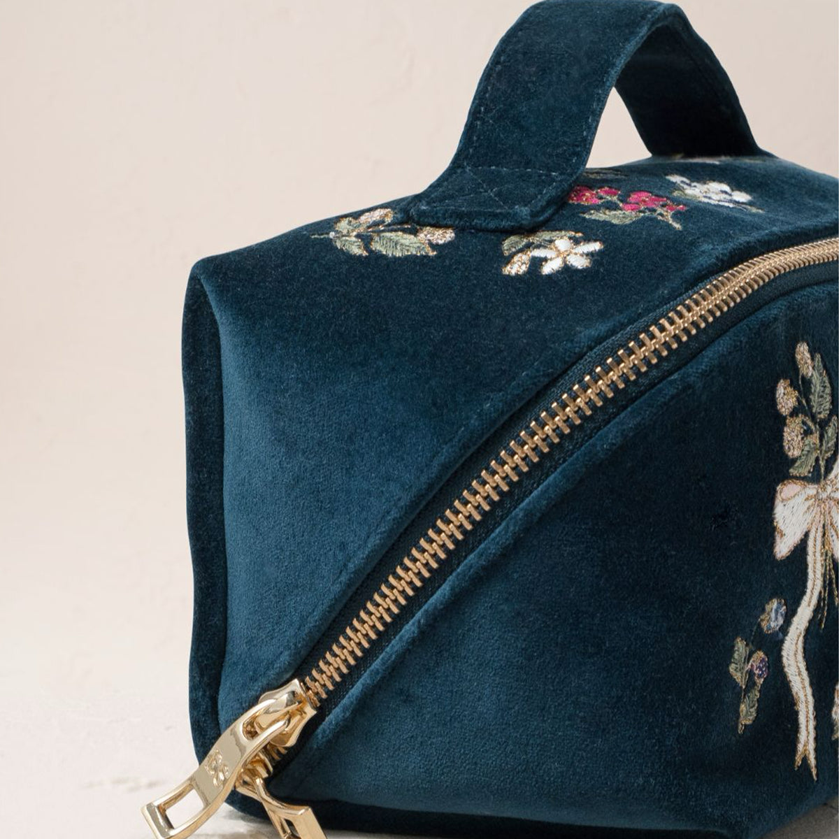 19426 - Berries & Bows Velvet Open Flat Makeup Bag