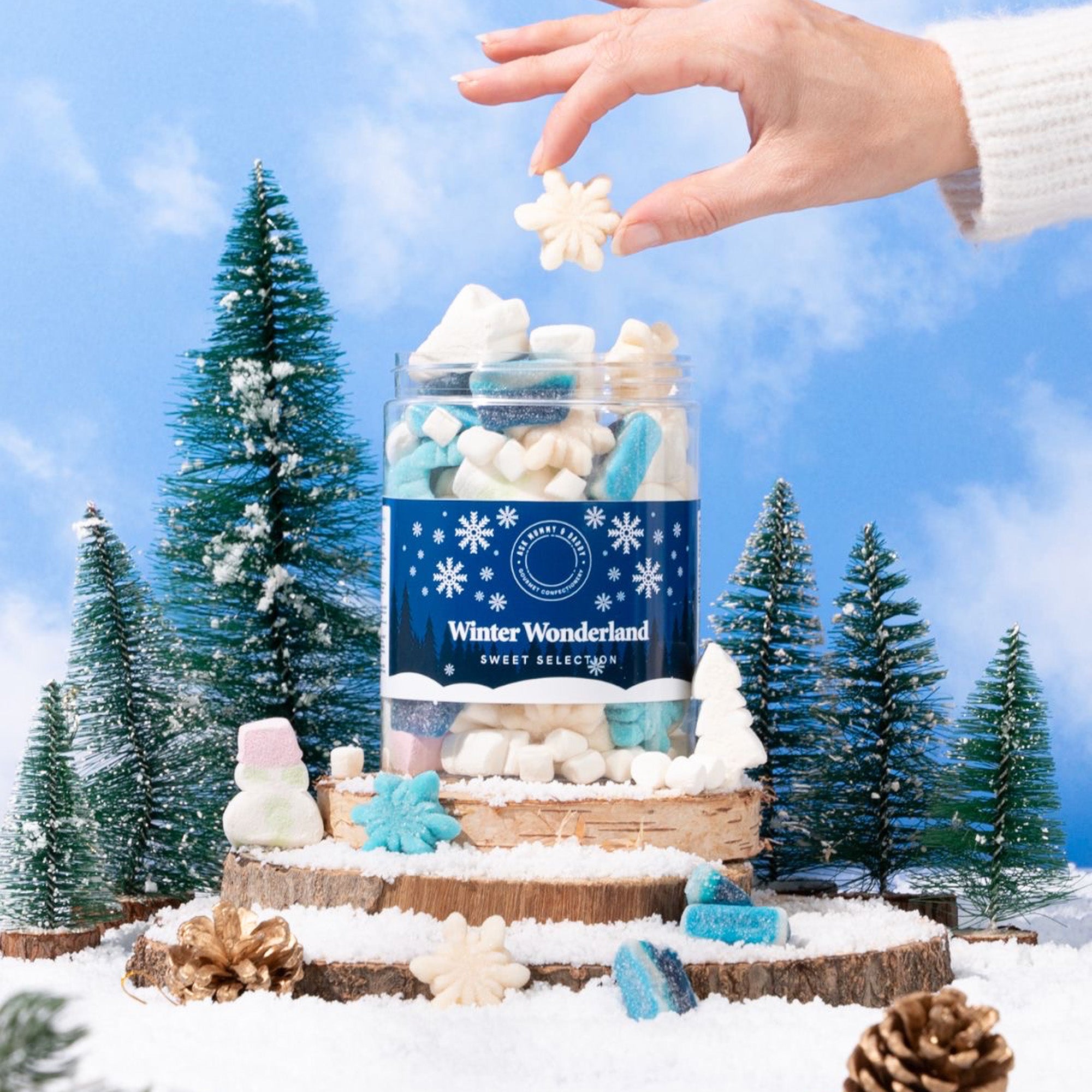5060736013977 - Winter Wonderland Sweet Selection Share Tub