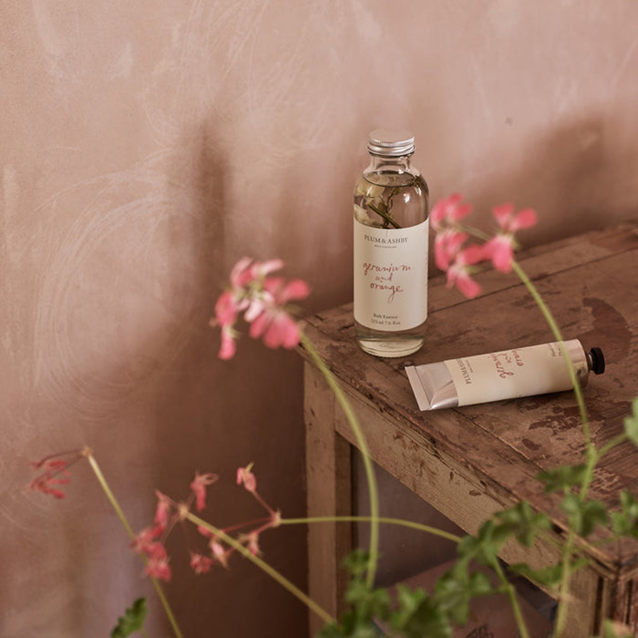 GERSWEETOBATHESSPACK - Geranium & Orange Bath Essence 225ml