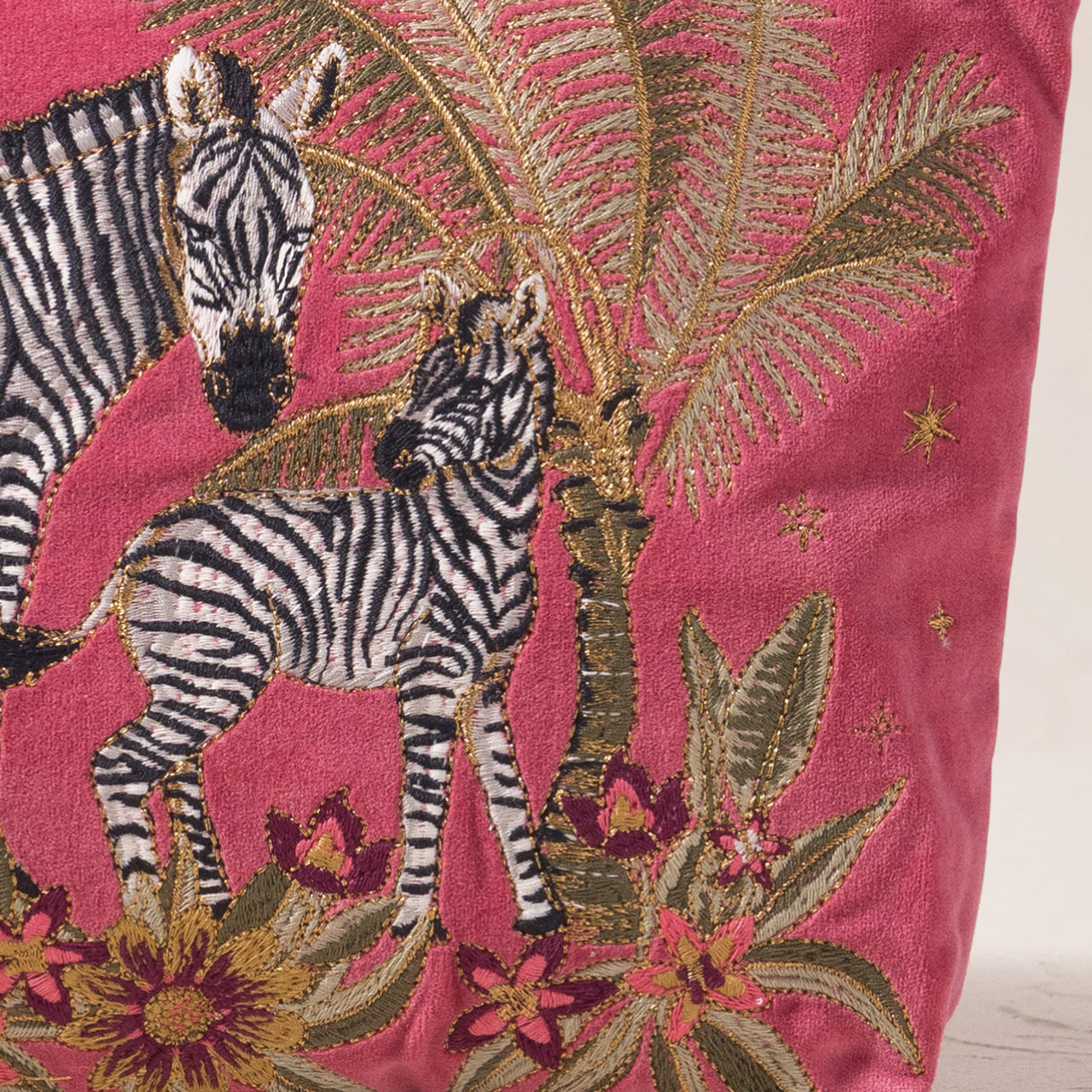 18412 - Botanical Zebra Velvet Everyday Pouch