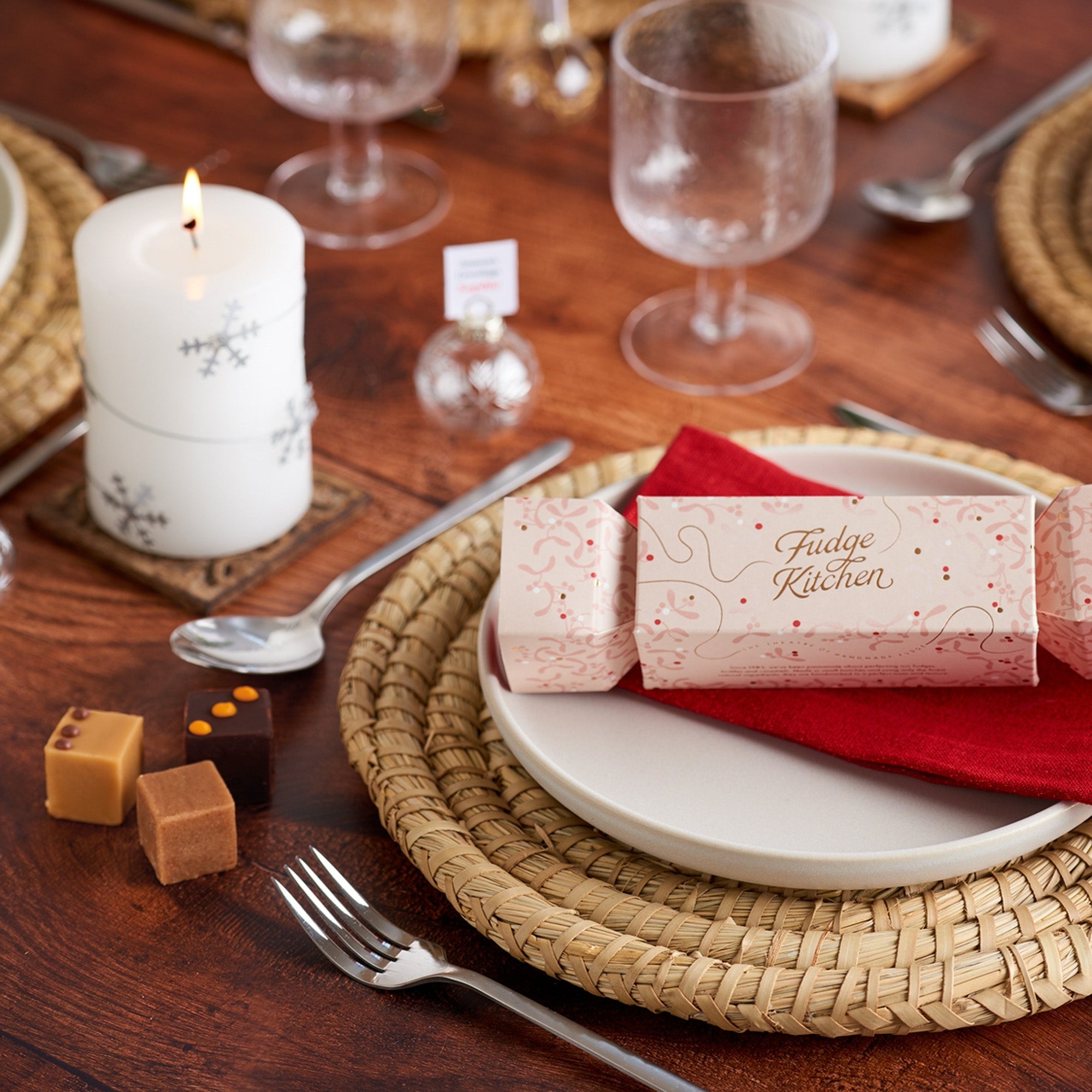 5383 - Luxury Fudge Christmas Cracker