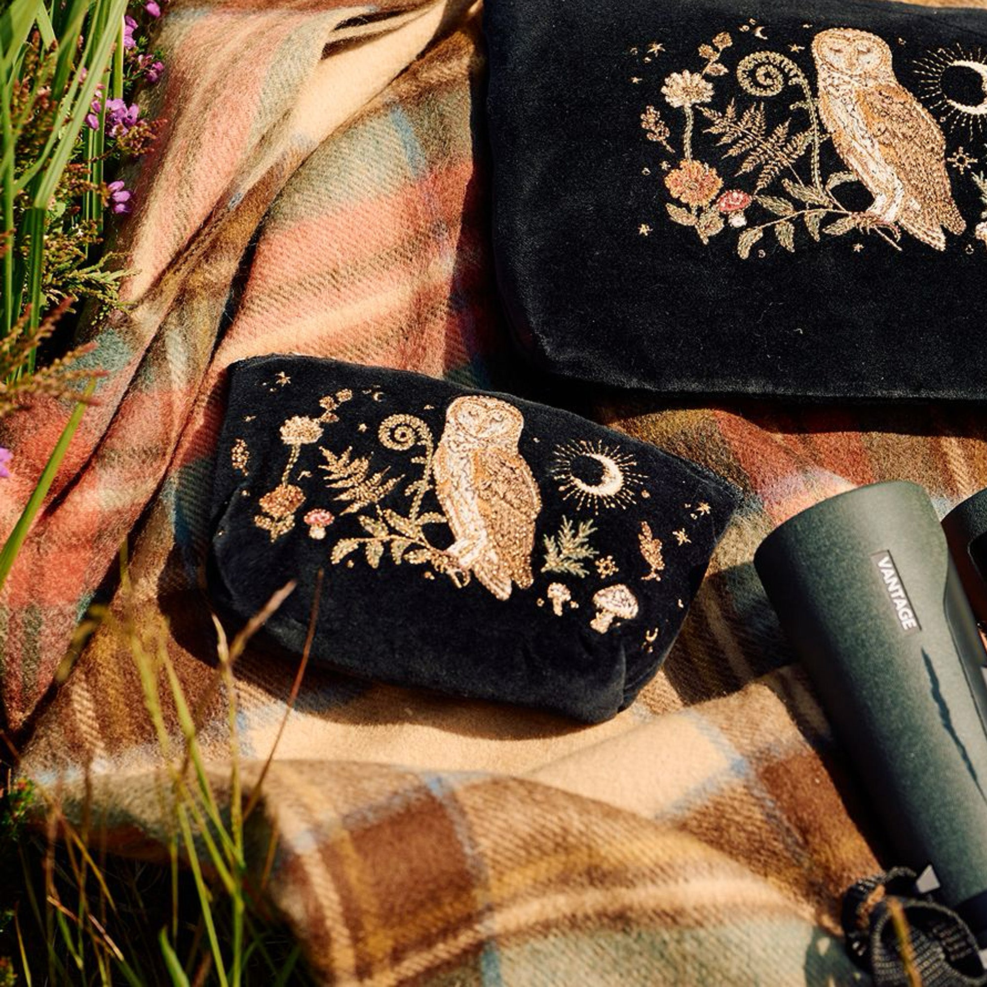 19167 - Mystical Owl Velvet Coin Purse Charcoal