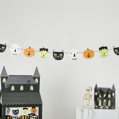 HBRH102 - Spooky Friends Card Garland
