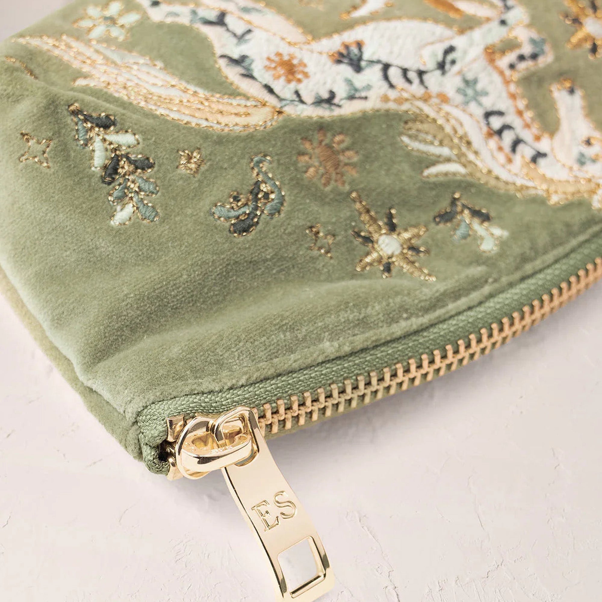 11482 - Mystical Horse Velvet Coin Purse Olive