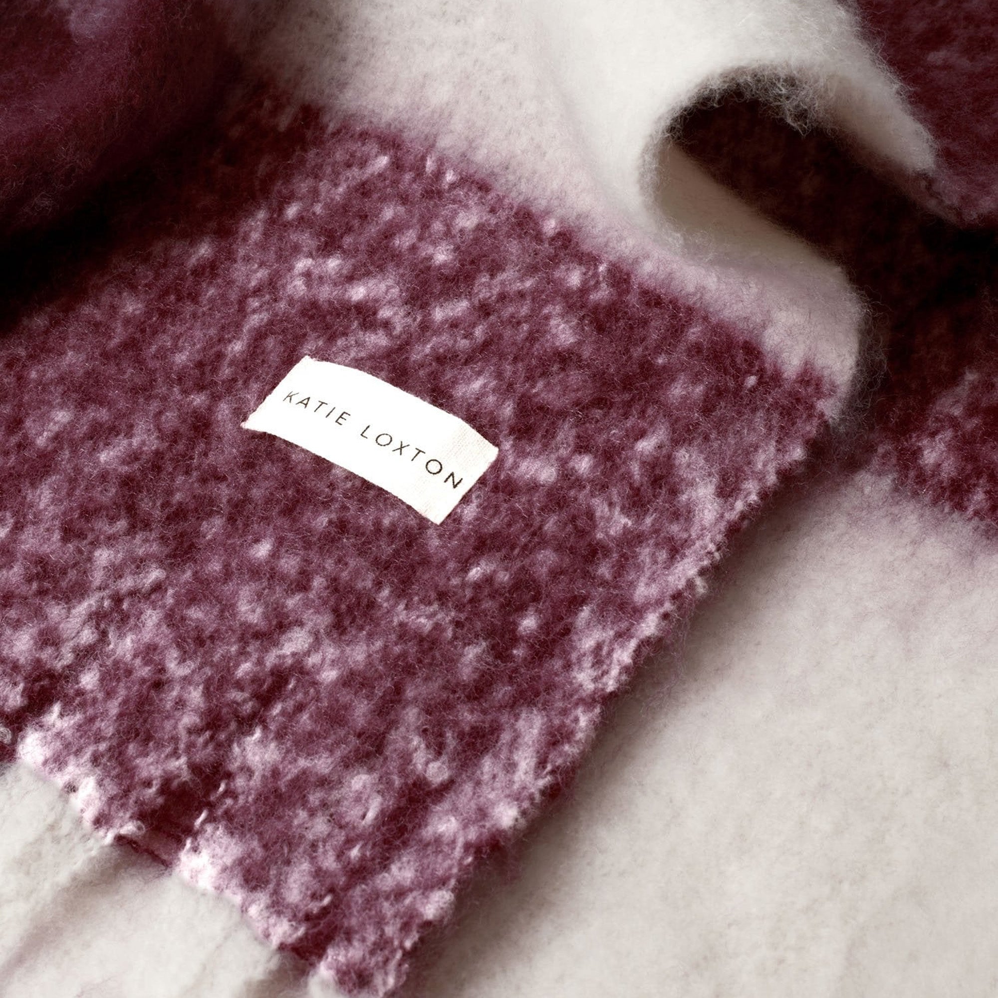 KLS849 - Checked Cherry and White Tassel Scarf