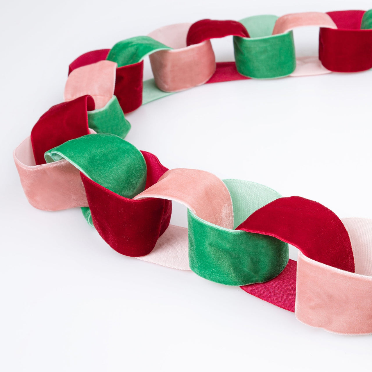 279933 - Velvet Chain Link Garland