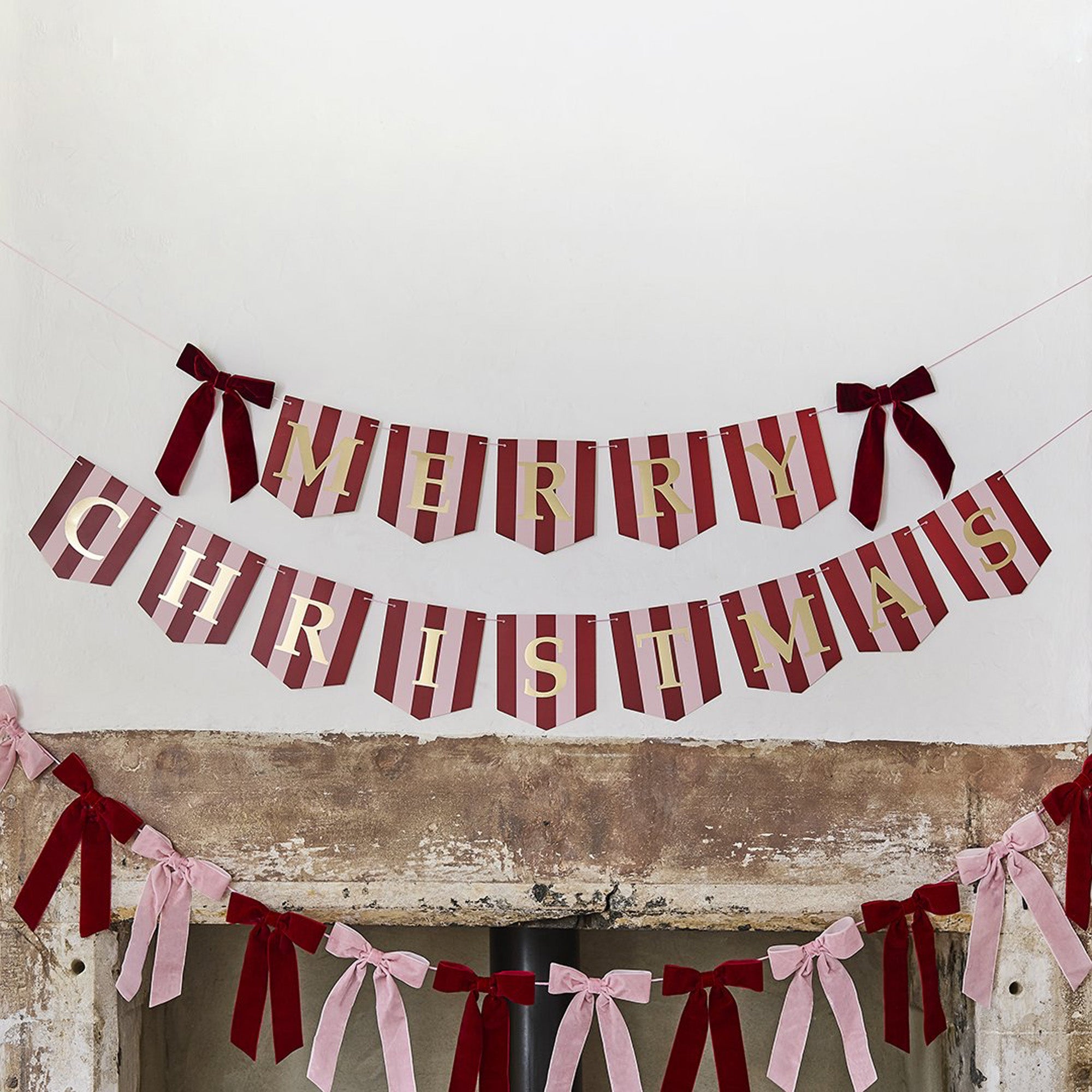 HBSB203 - Stripey Christmas Banner With Velvet Bow