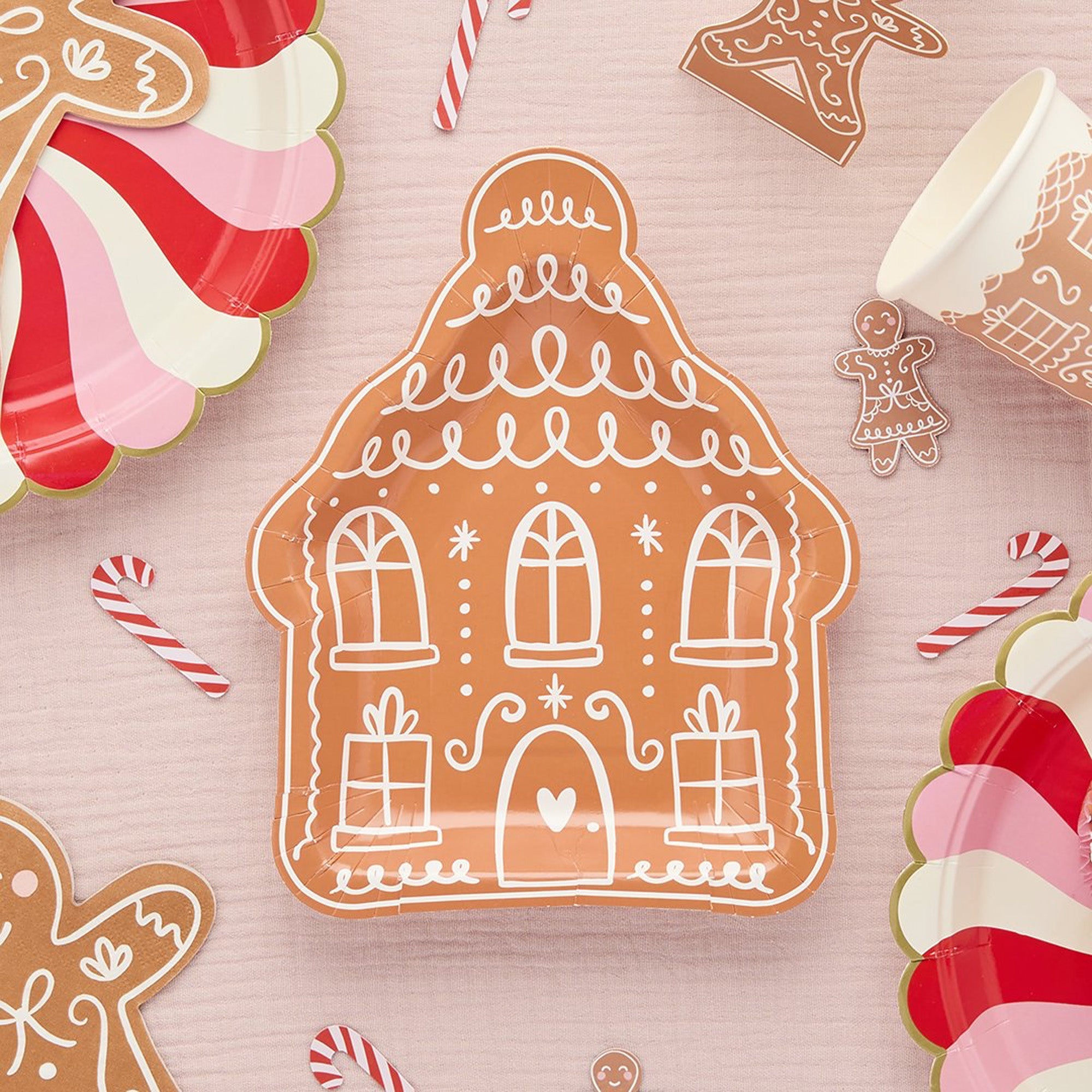 HBGB108 - Gingerbread House Paper Plates Pack of 8