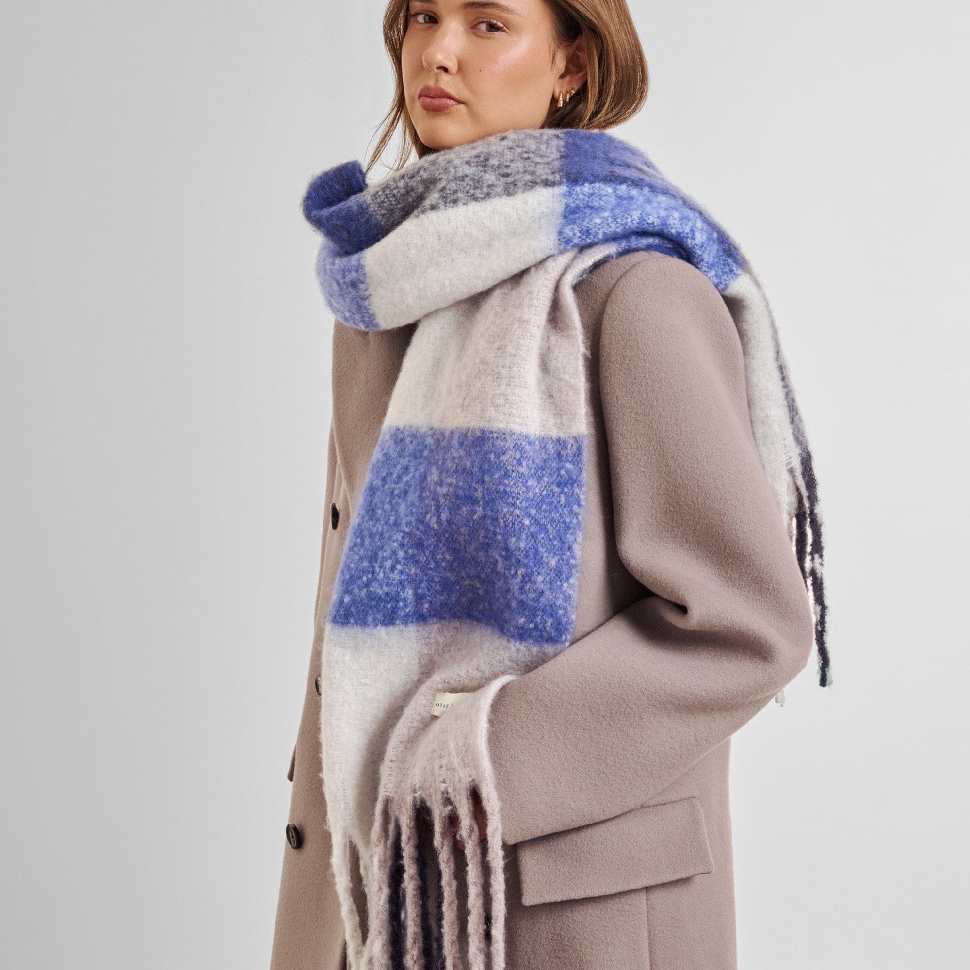 KLS850 - Checked Blue and Grey Tassel Scarf