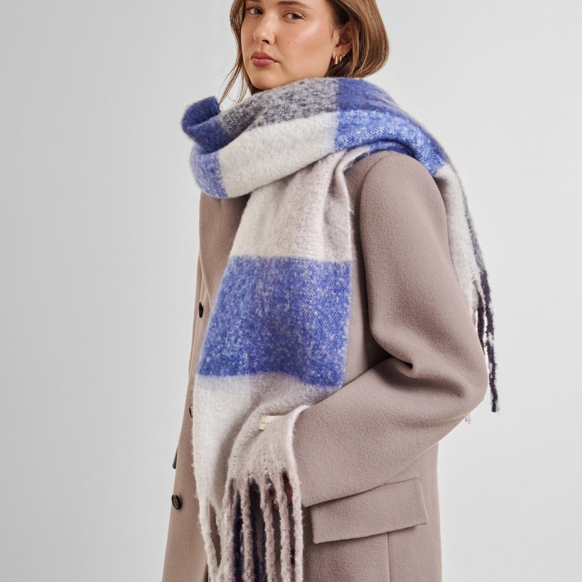 KLS850 - Checked Blue and Grey Tassel Scarf