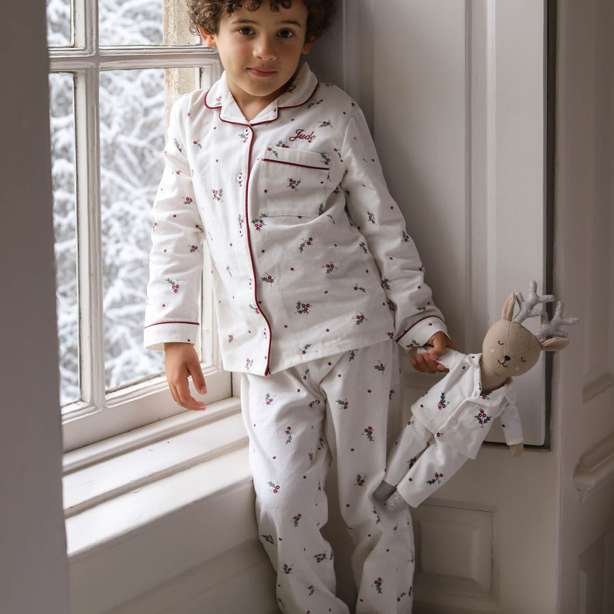 XPJ04HSC - Holly Scatter Children's Flannel Pyjamas 3 To 4Y