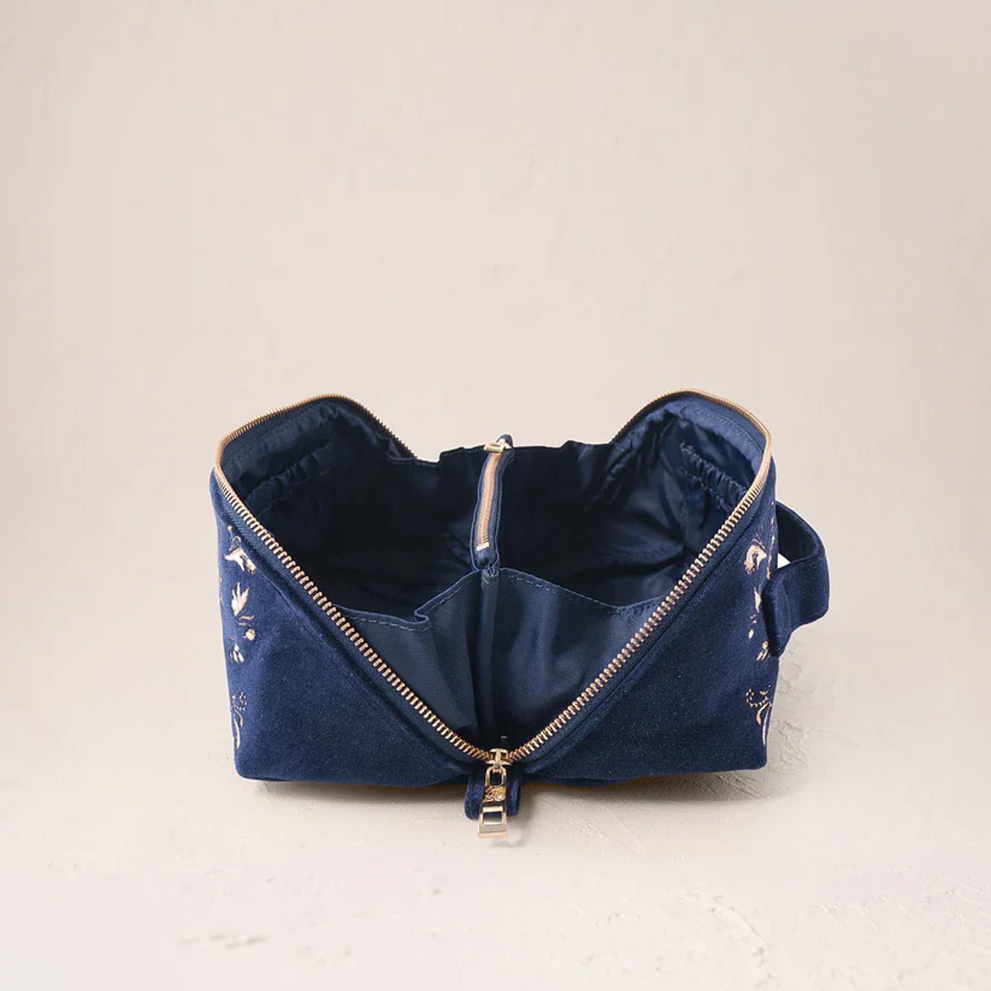 11079 - Provençal Bee Velvet Open Flat Makeup Bag