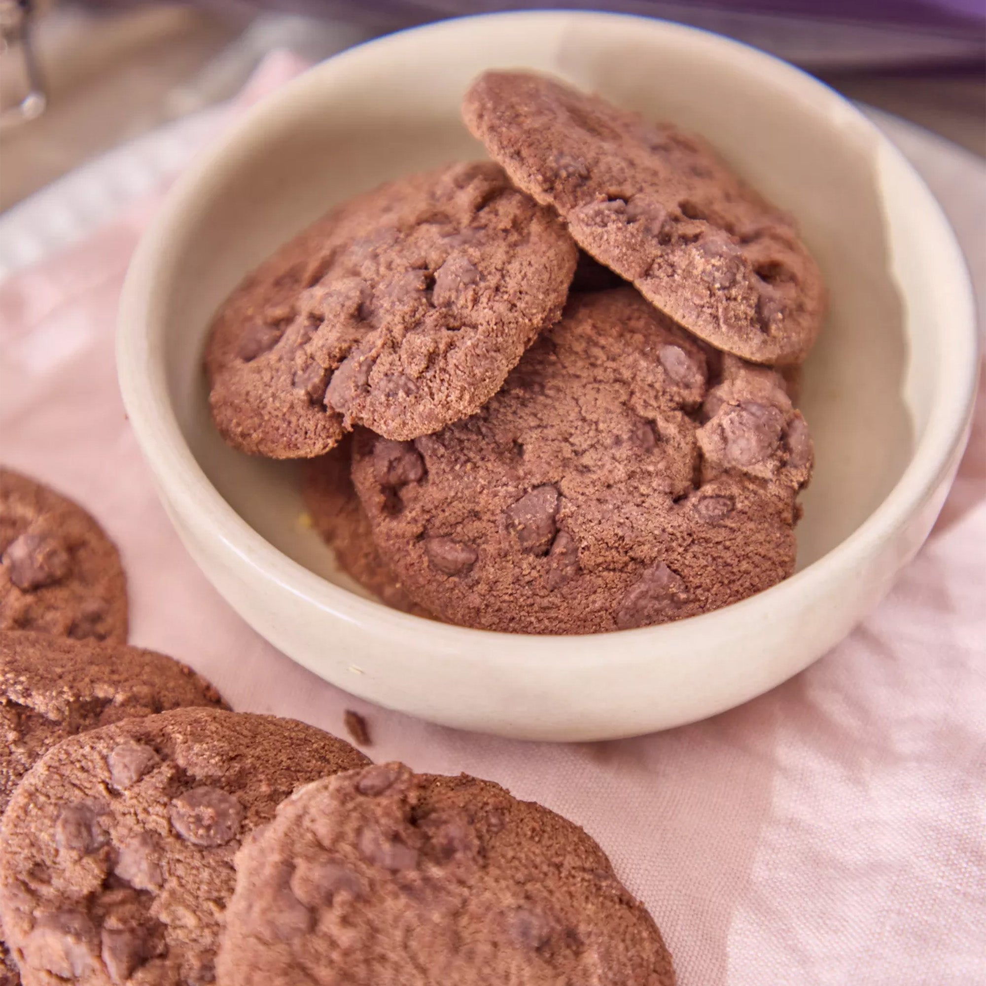 5222 - C&B Chocolate Brownie Biscuits in Tin 300g