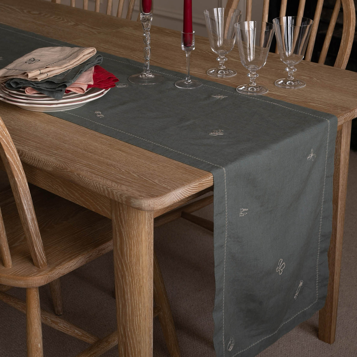 XTRPIN - Pine Green Table Runner