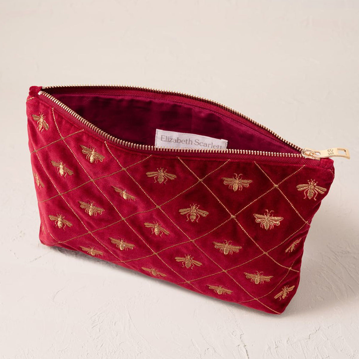 19457 - Bee Trellis Velvet Everyday Pouch Rouge