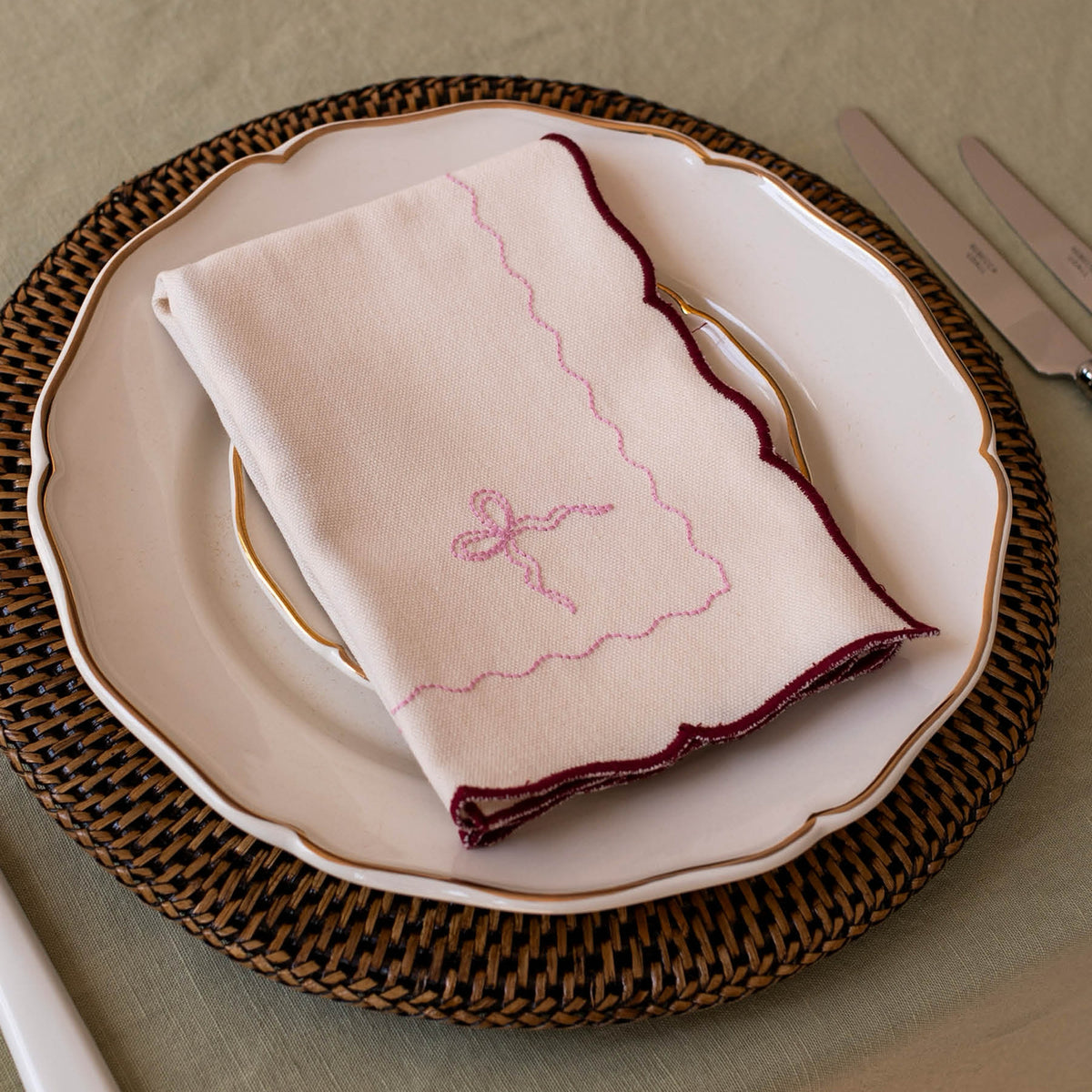 XNABUR2 - Burgundy Embroidered Bow Napkins Set Of 2