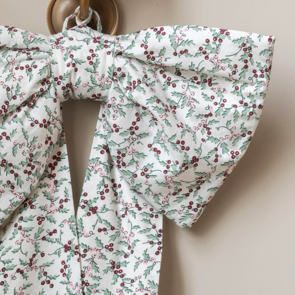 XBOBVI - Berry Vine Decorative Bow