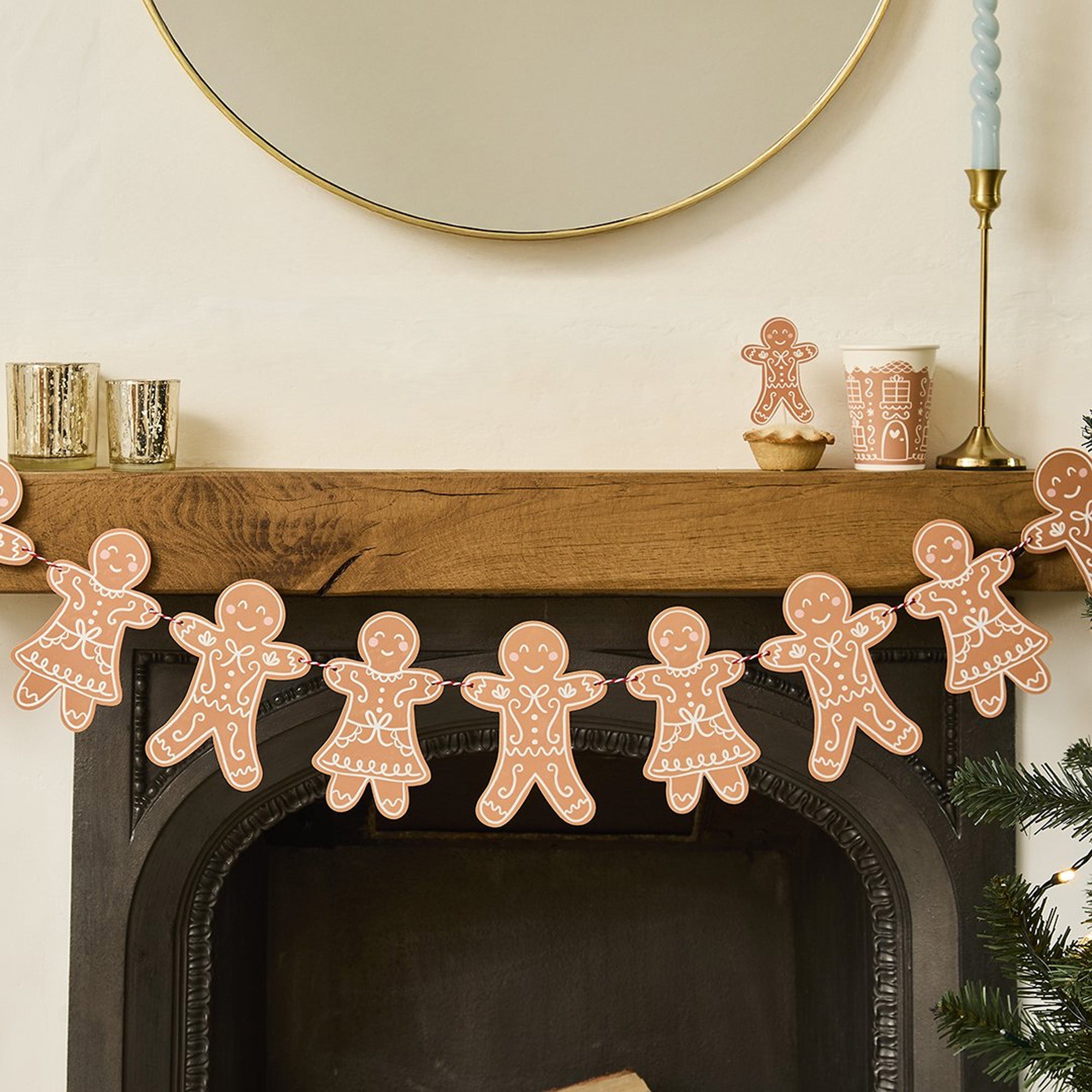 HBGB101 - Gingerbread Friends Card Garland
